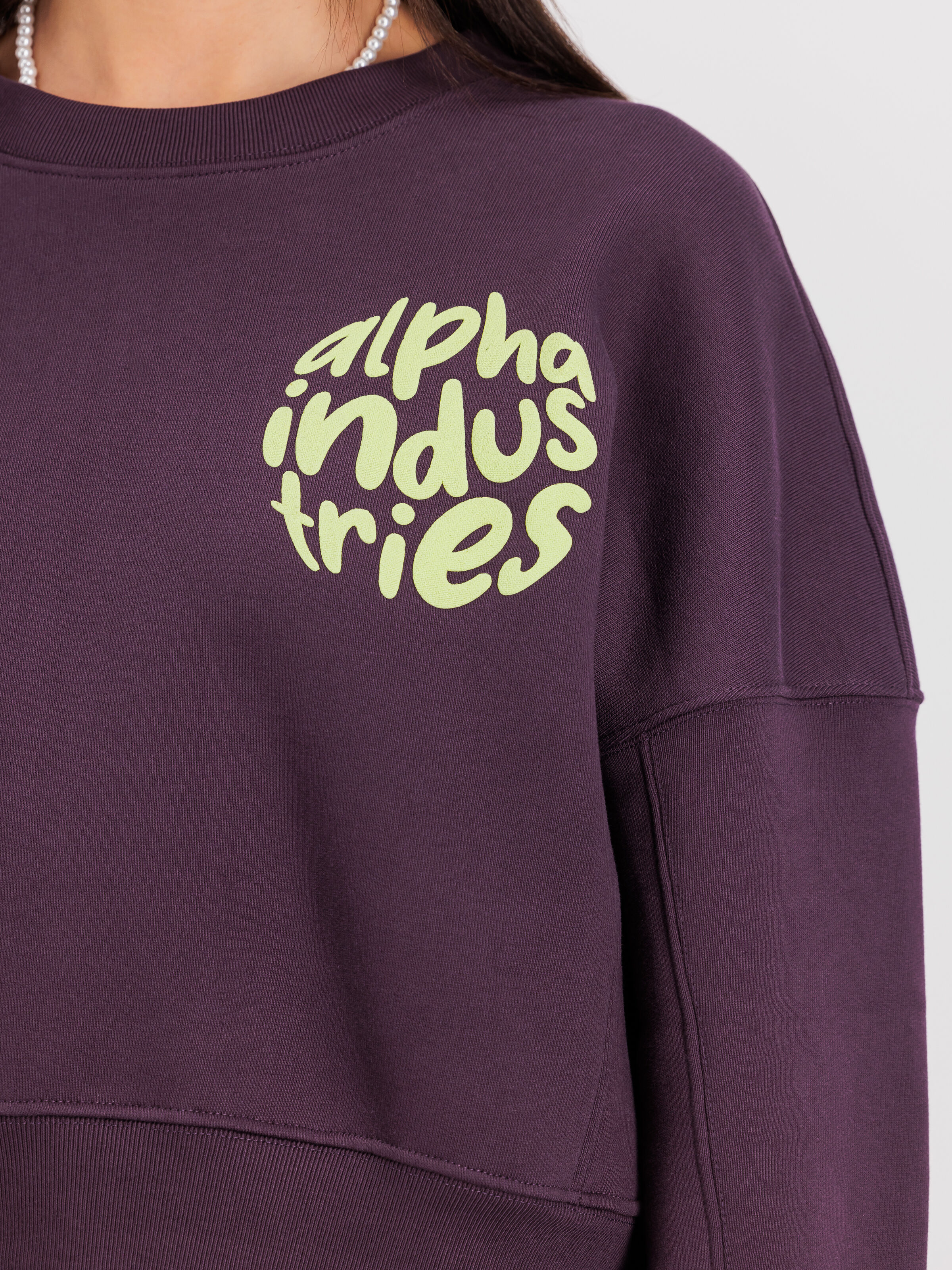 Logo Sweatshirt Women Plum 148030_719_3_detail_00001_103913