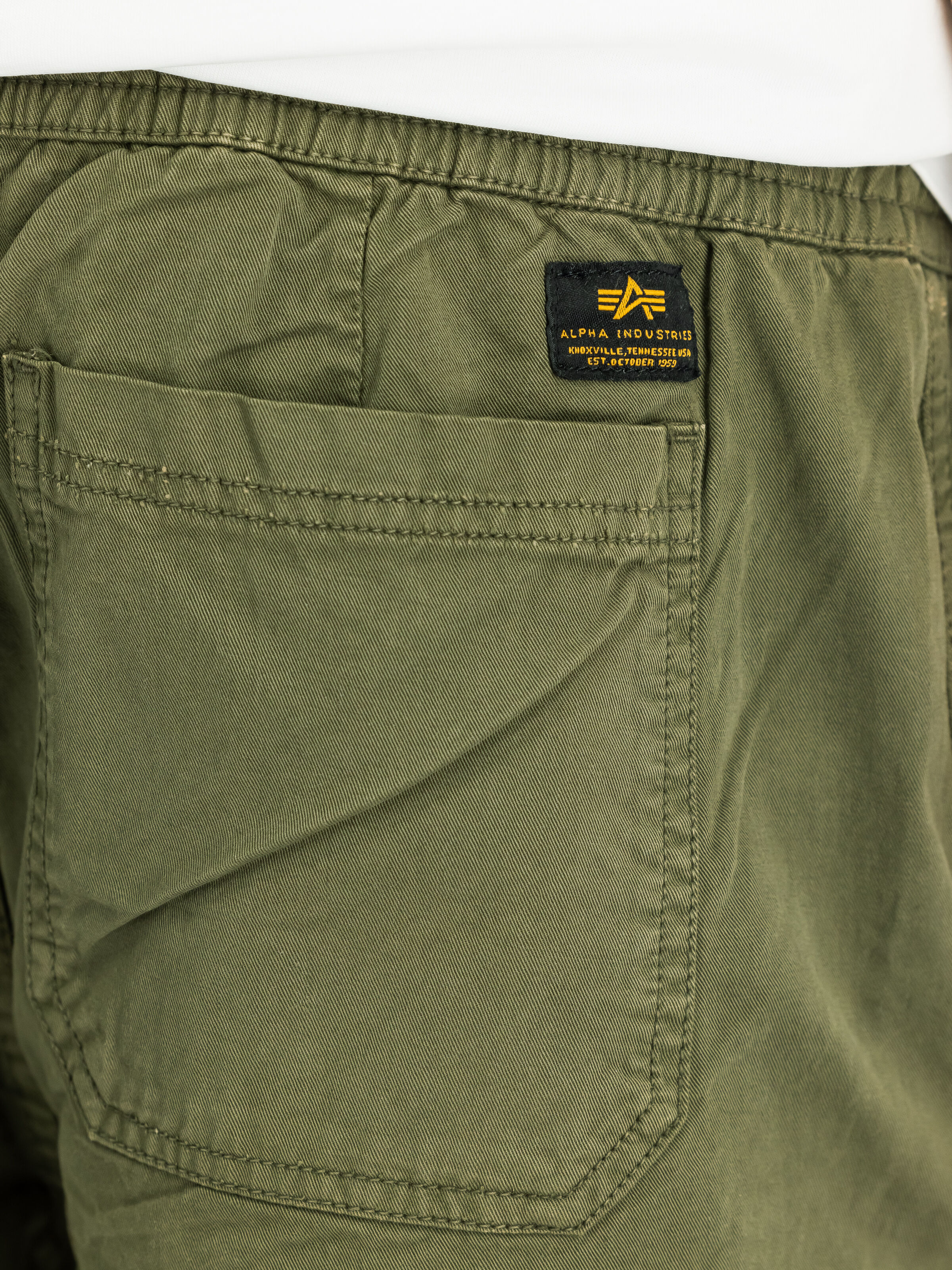 Basic Cotton Short dark olive 156262_142_3_detail_00001_151727