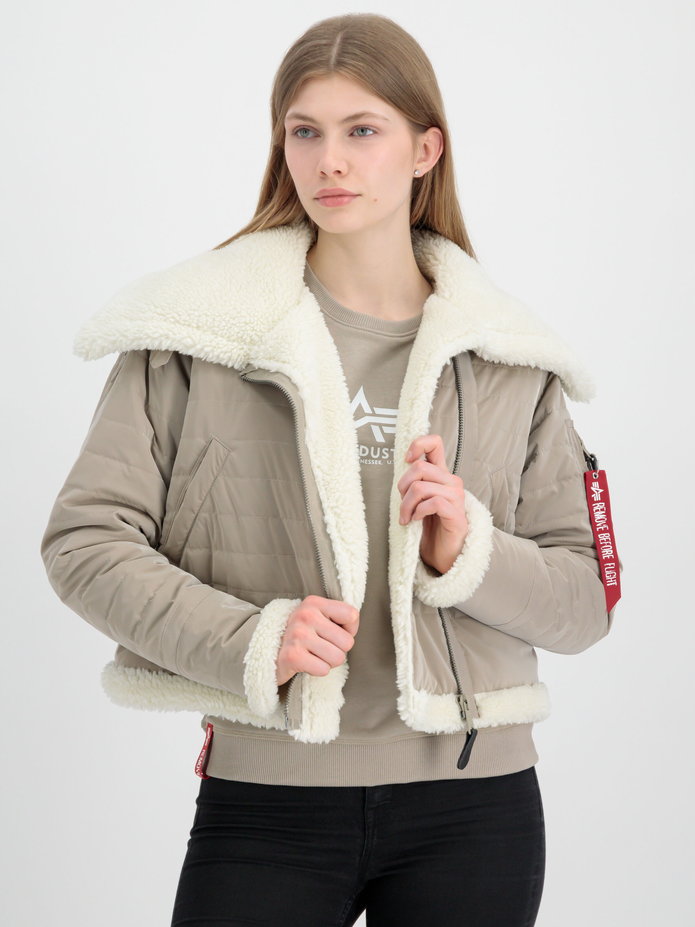 B-3 Puffer Women Winter Jacket vintage sand 138002_679_alpha_industries_b3_puffer_wmn_001_182508