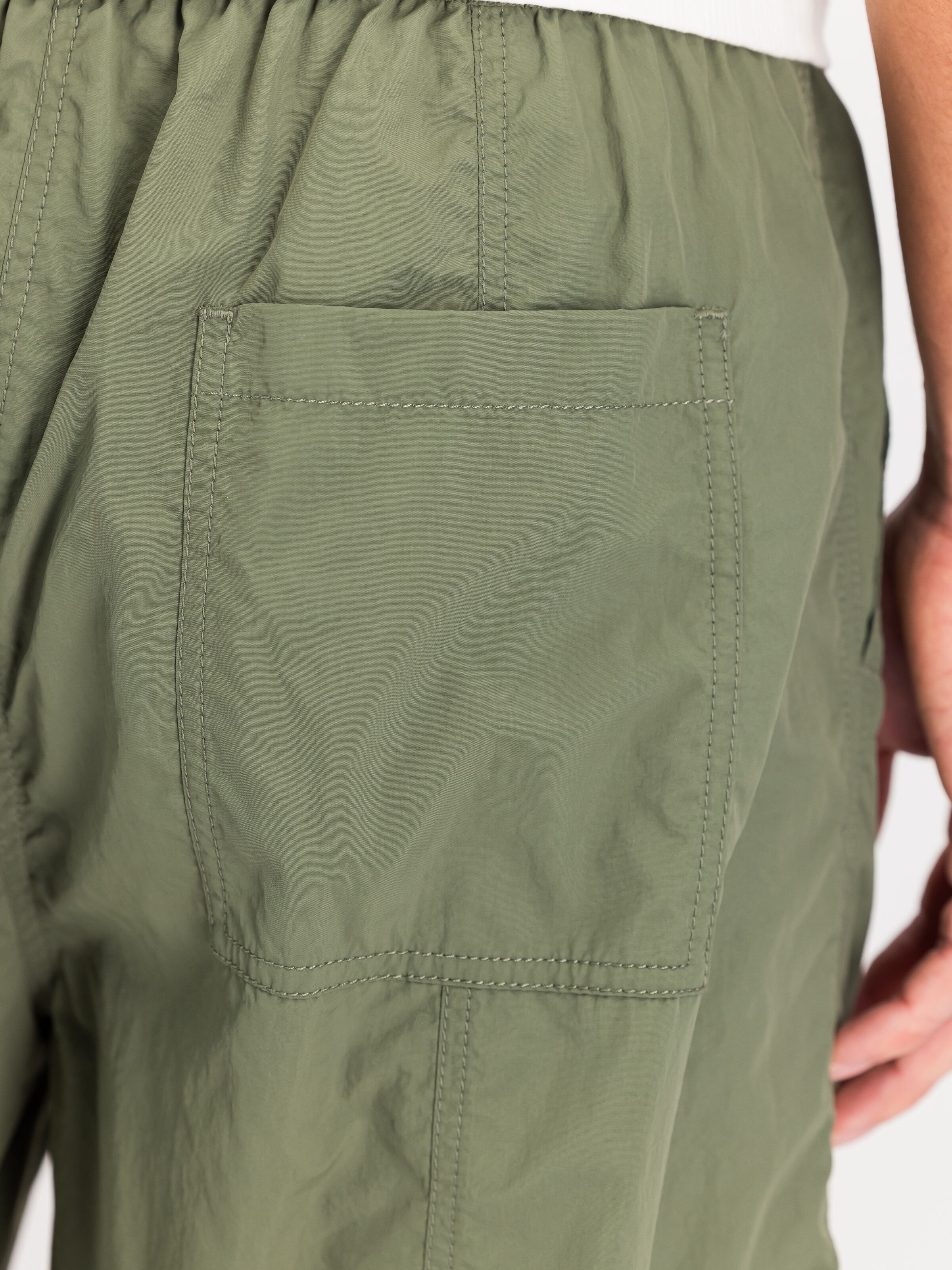 Nylon Cargo Short sage-green 156263_01_3_detail_00002_143657
