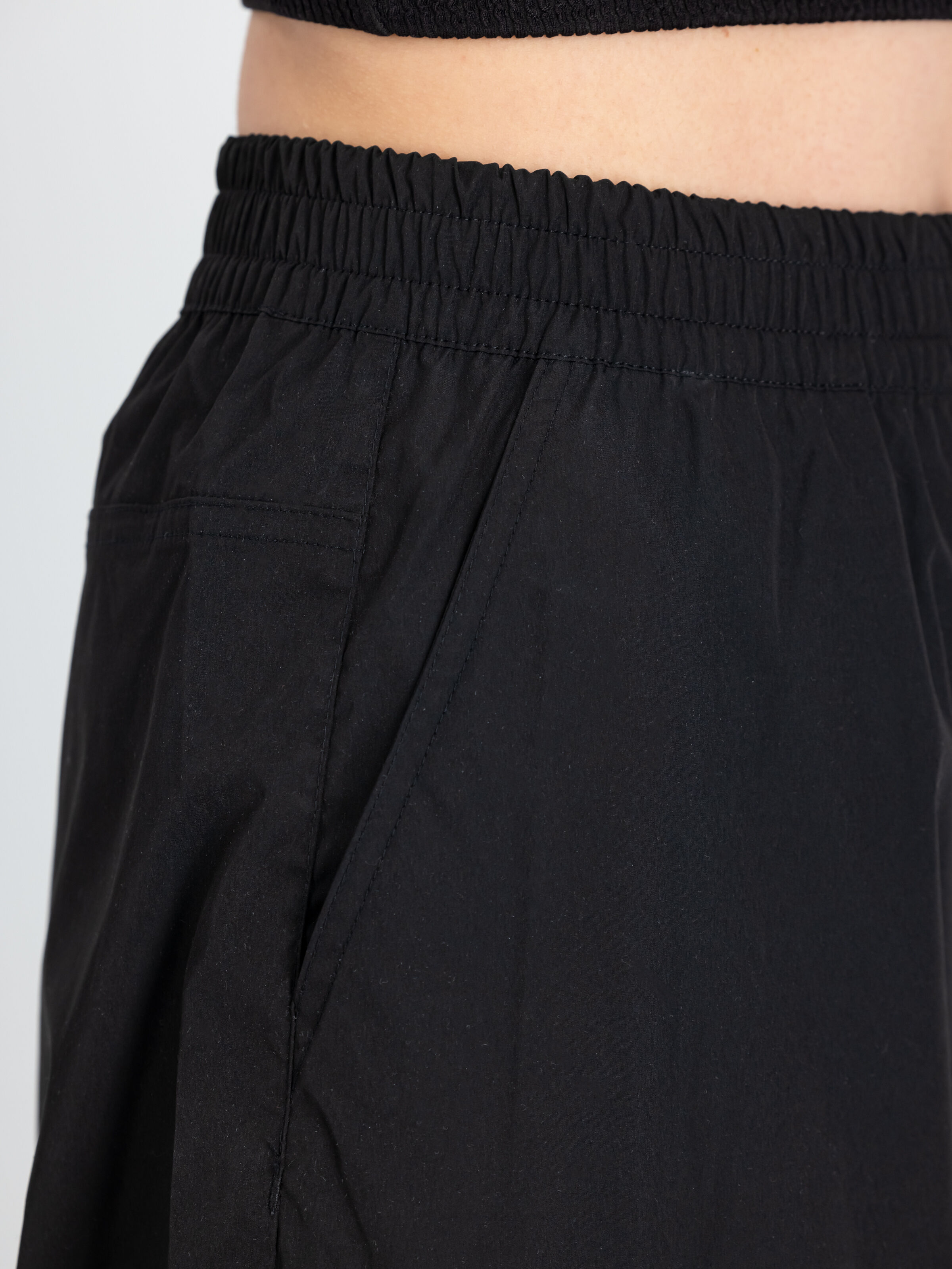 Nylon Pant Women black 136025_03_3_detail_00001_154030