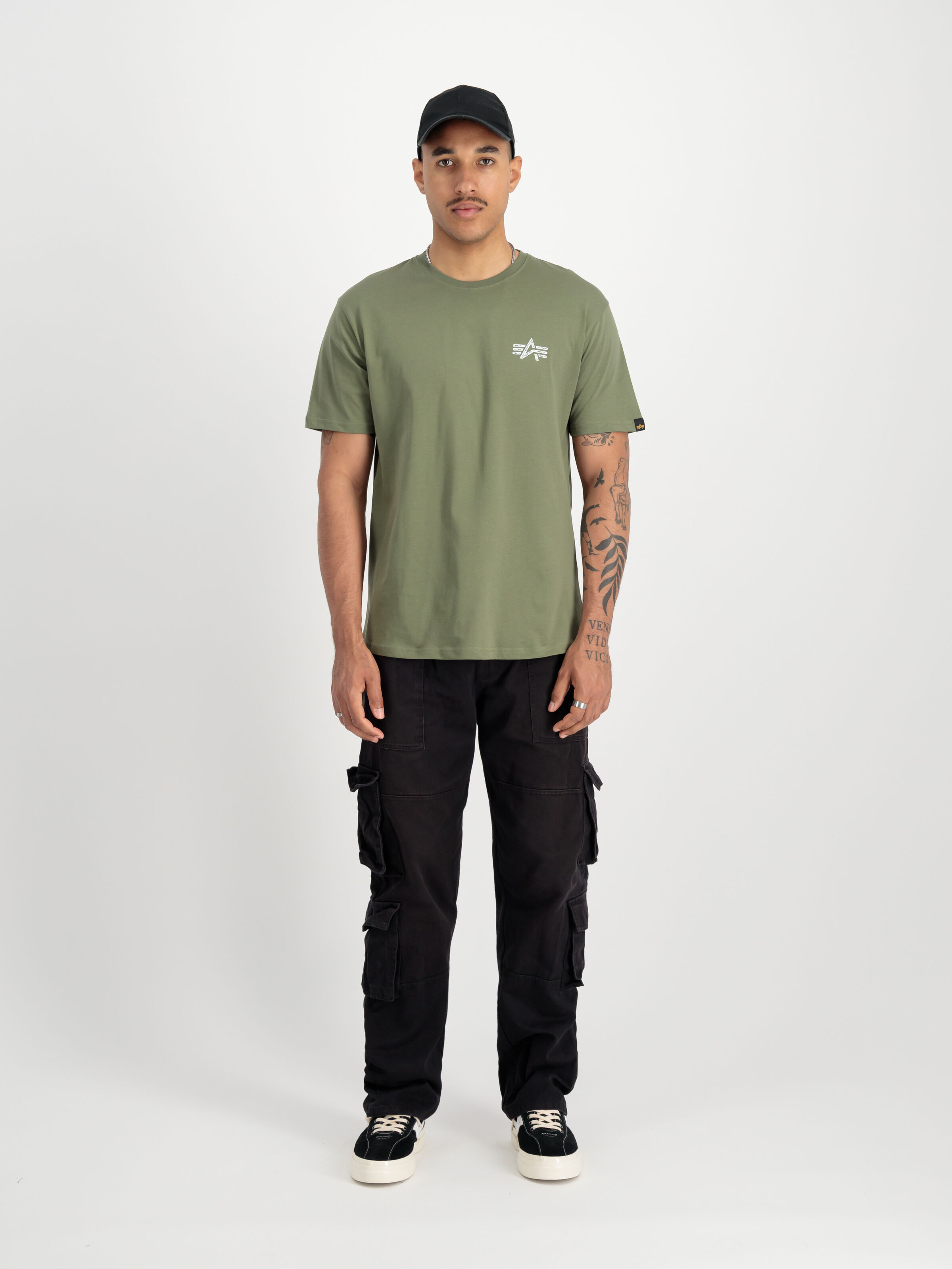 Signature Backprint T-Shirt sage-green 148516_01_2_model_00001_98198
