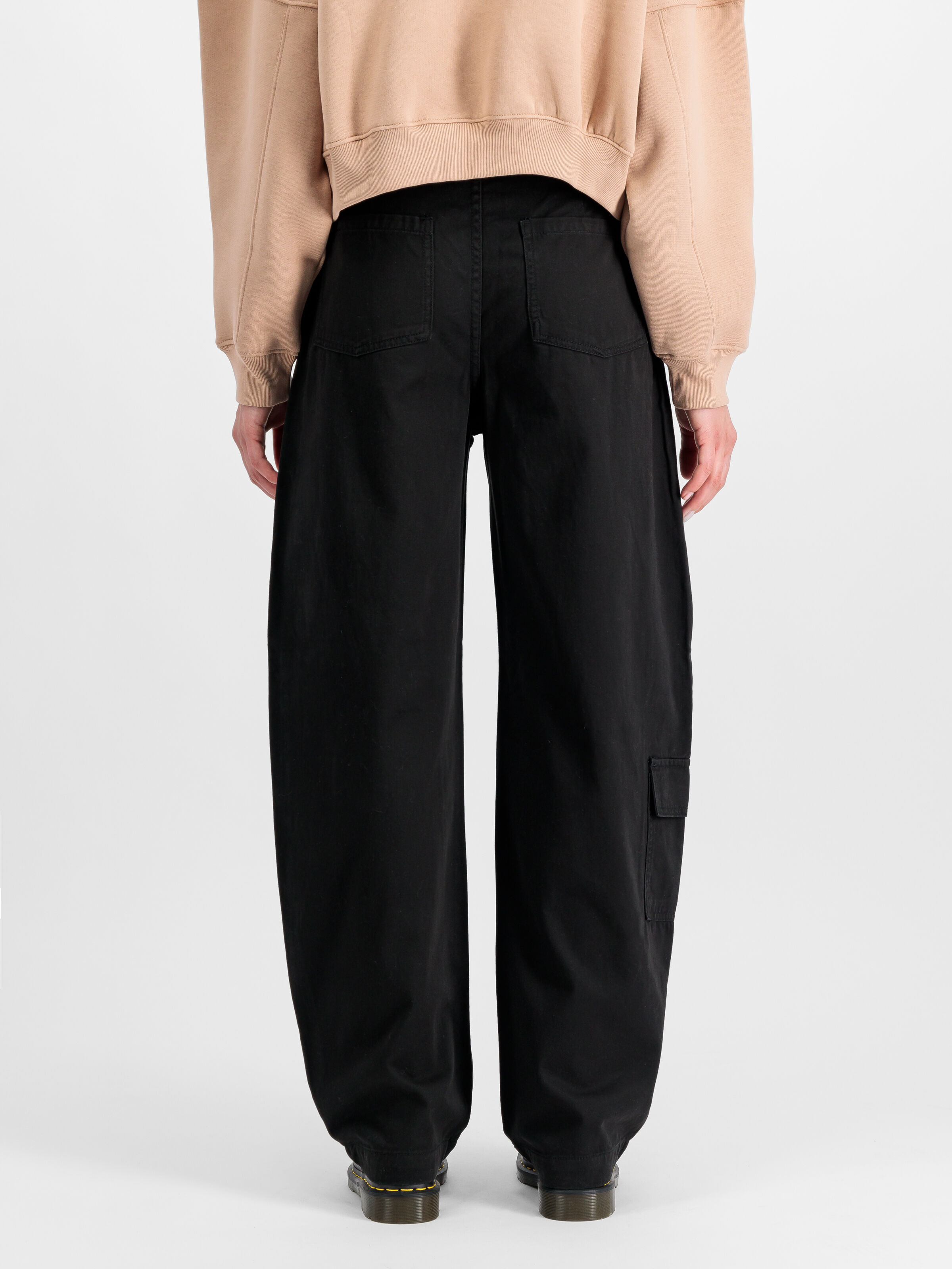 Field Pant Women black 148021_03_2_model_00005_103936