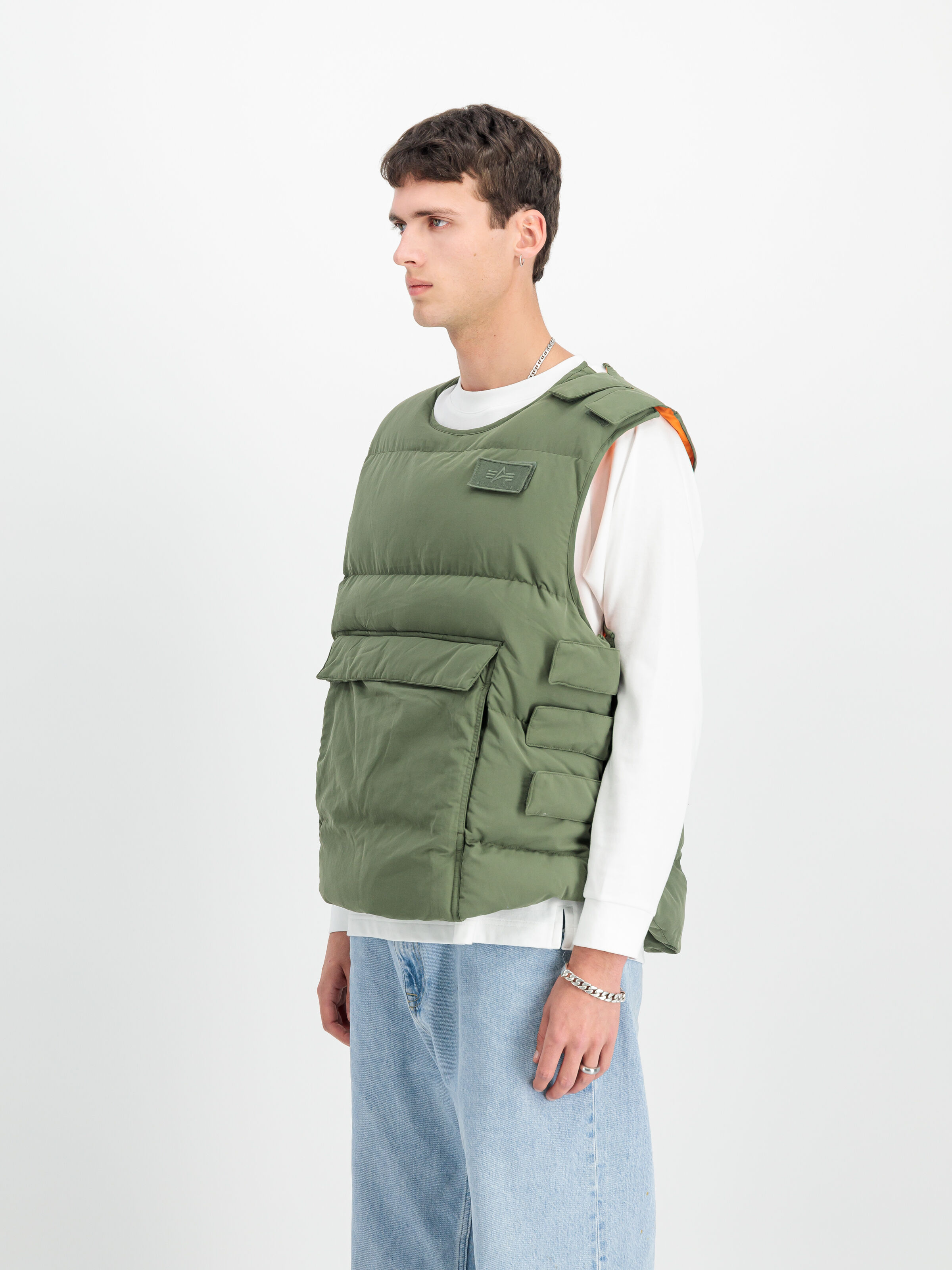 Protector Puffer Vest sage-green 138125_01_2_model_00003_122414