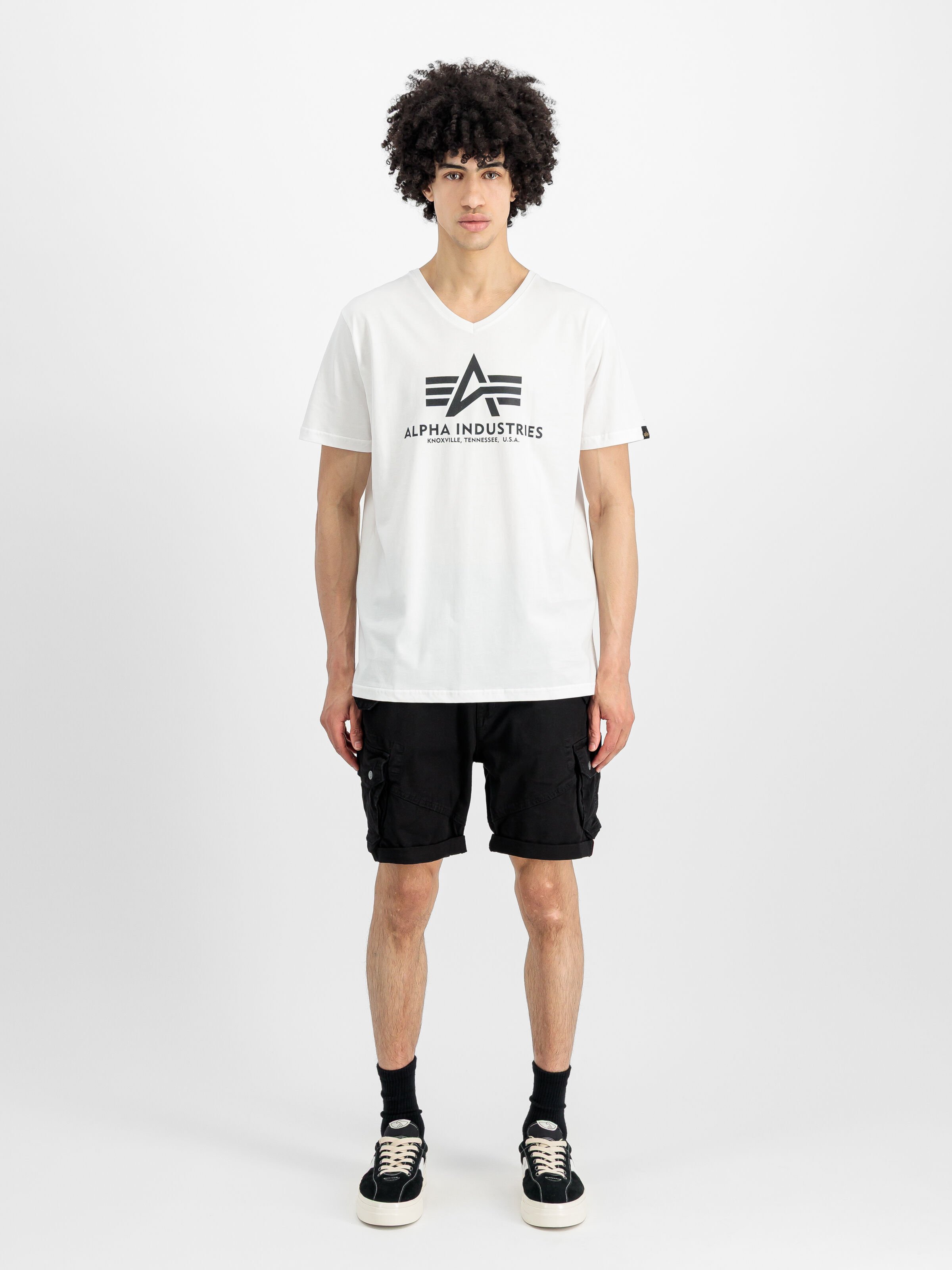 Basic Big Logo V-Neck T-Shirt white 106512_09_2_model_00001_156969