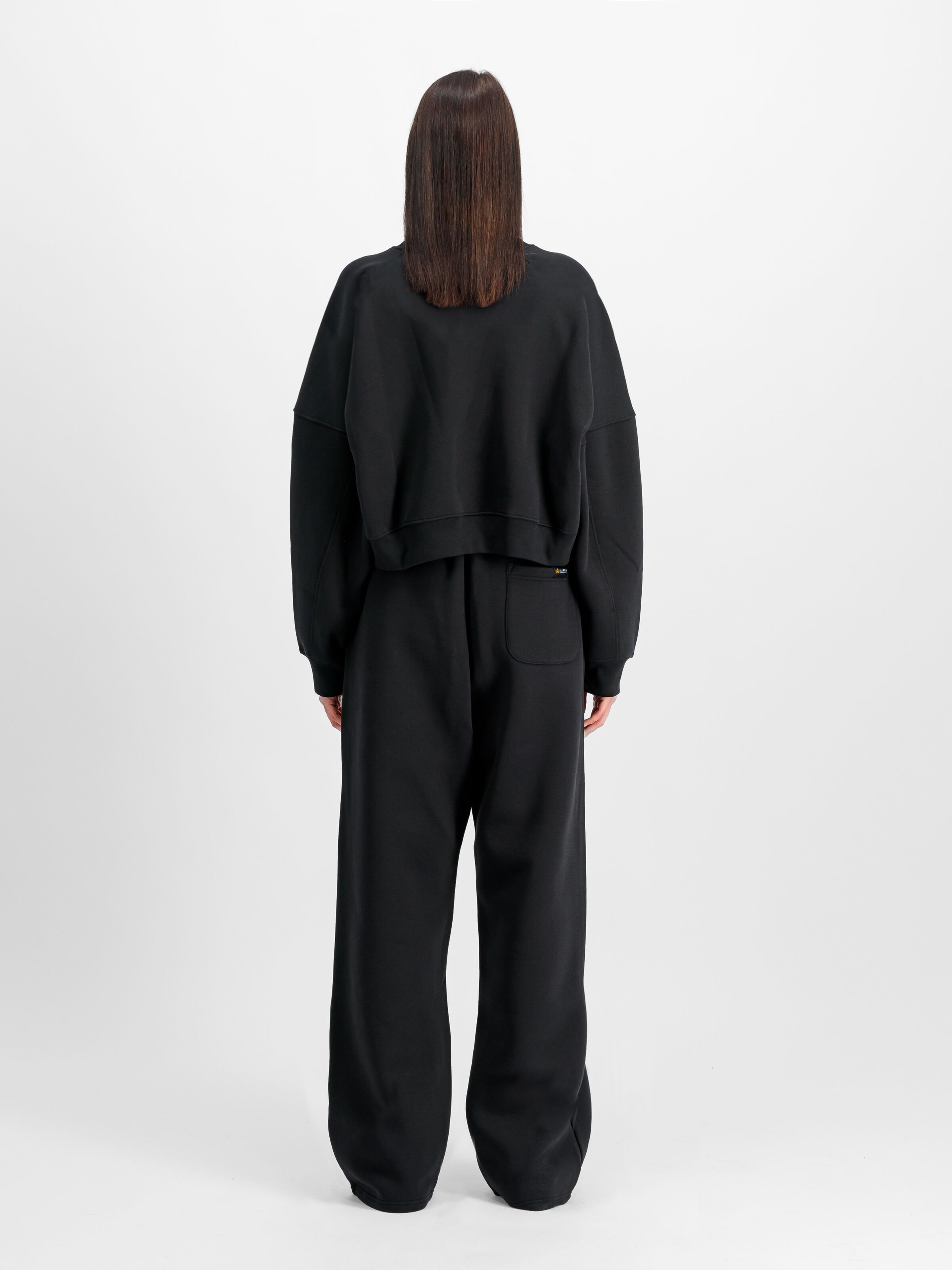 Logo Jogger Women black 148050_03_2_model_00002_103783