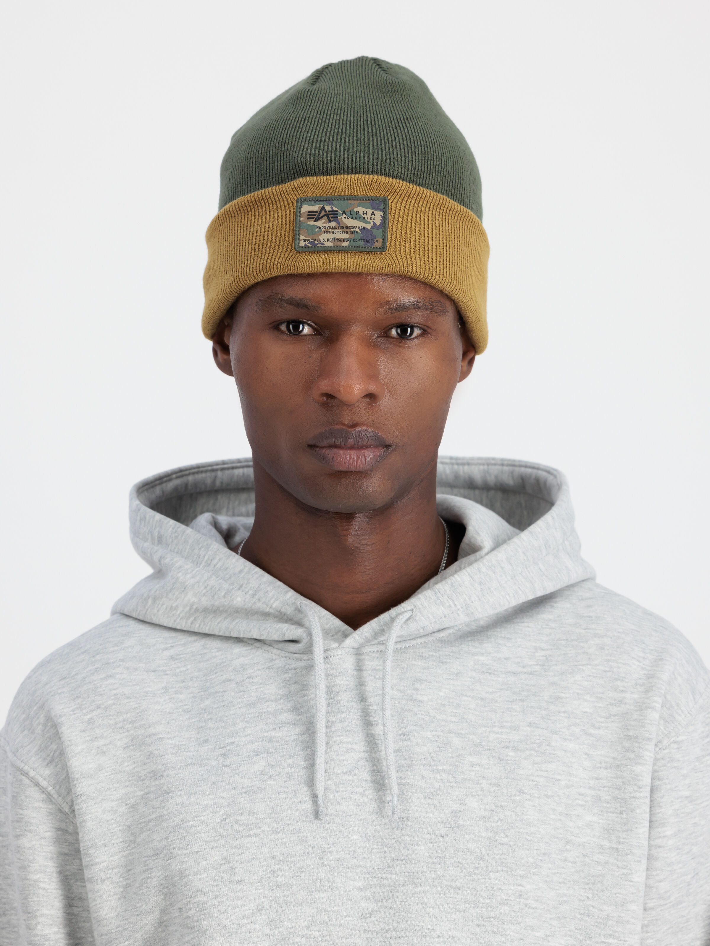 Crew Camo Label Beanie dark olive 148912_142_2_model_00001_97863
