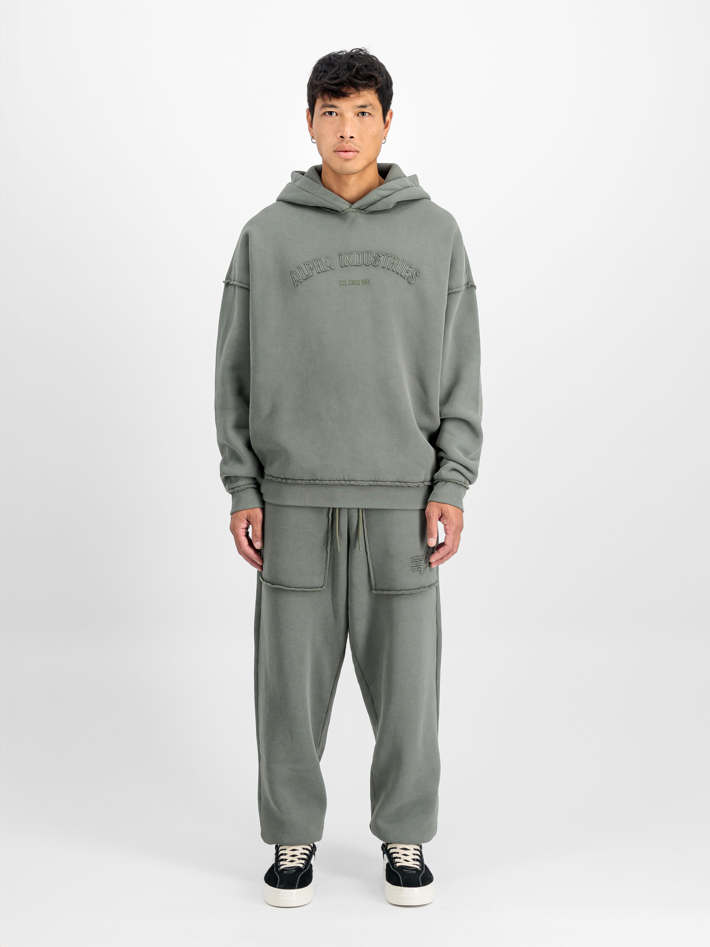 Open Edge Hoodie dark olive 148335_142_2_model_00001_108712