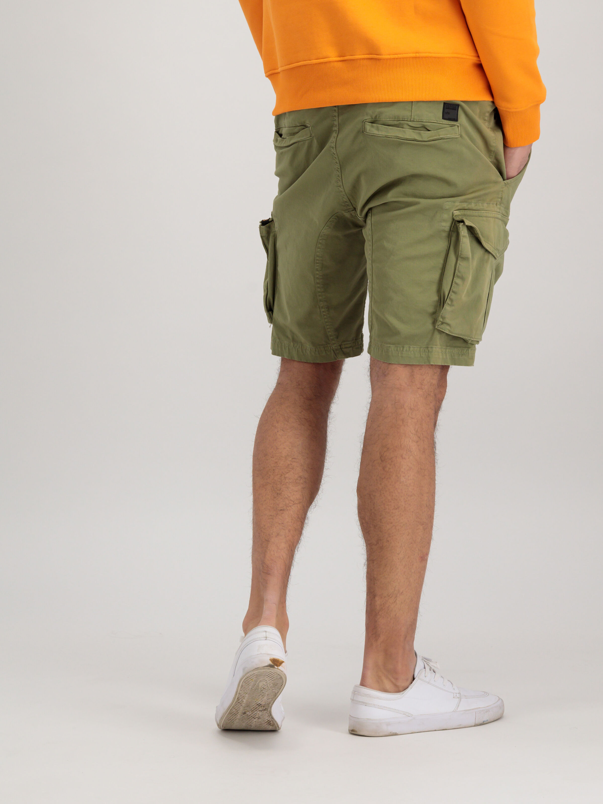 106251_11_alpha_industries_cotton_twill_jogger_short_003_1_183274