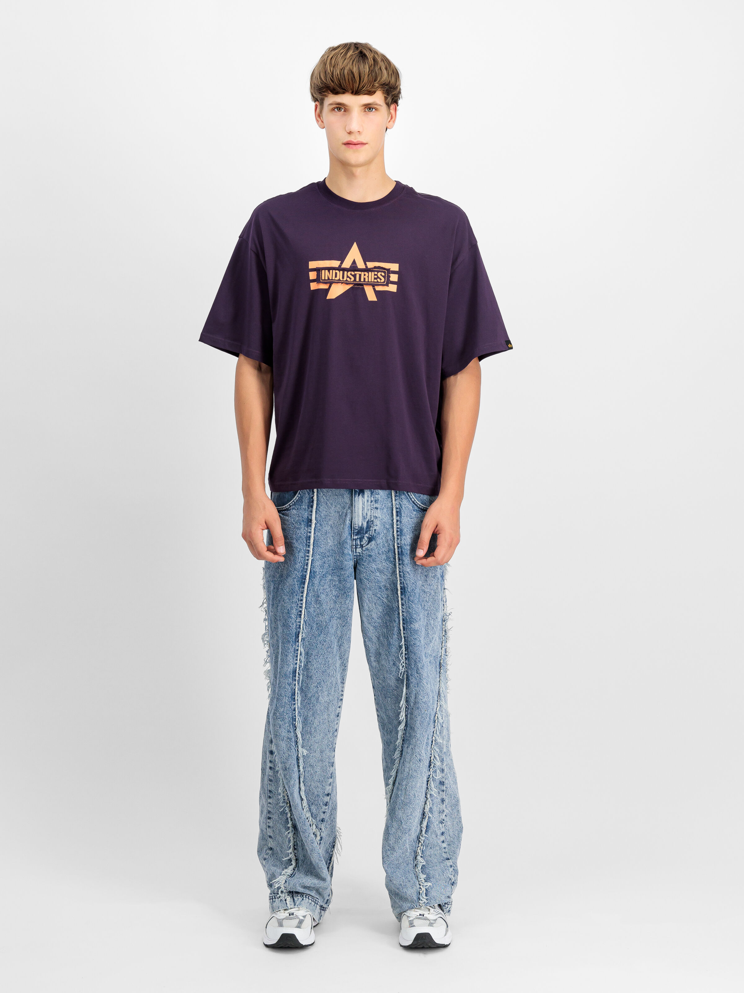 Logo Edge T-Shirt Plum 148507_719_2_model_00001_108104