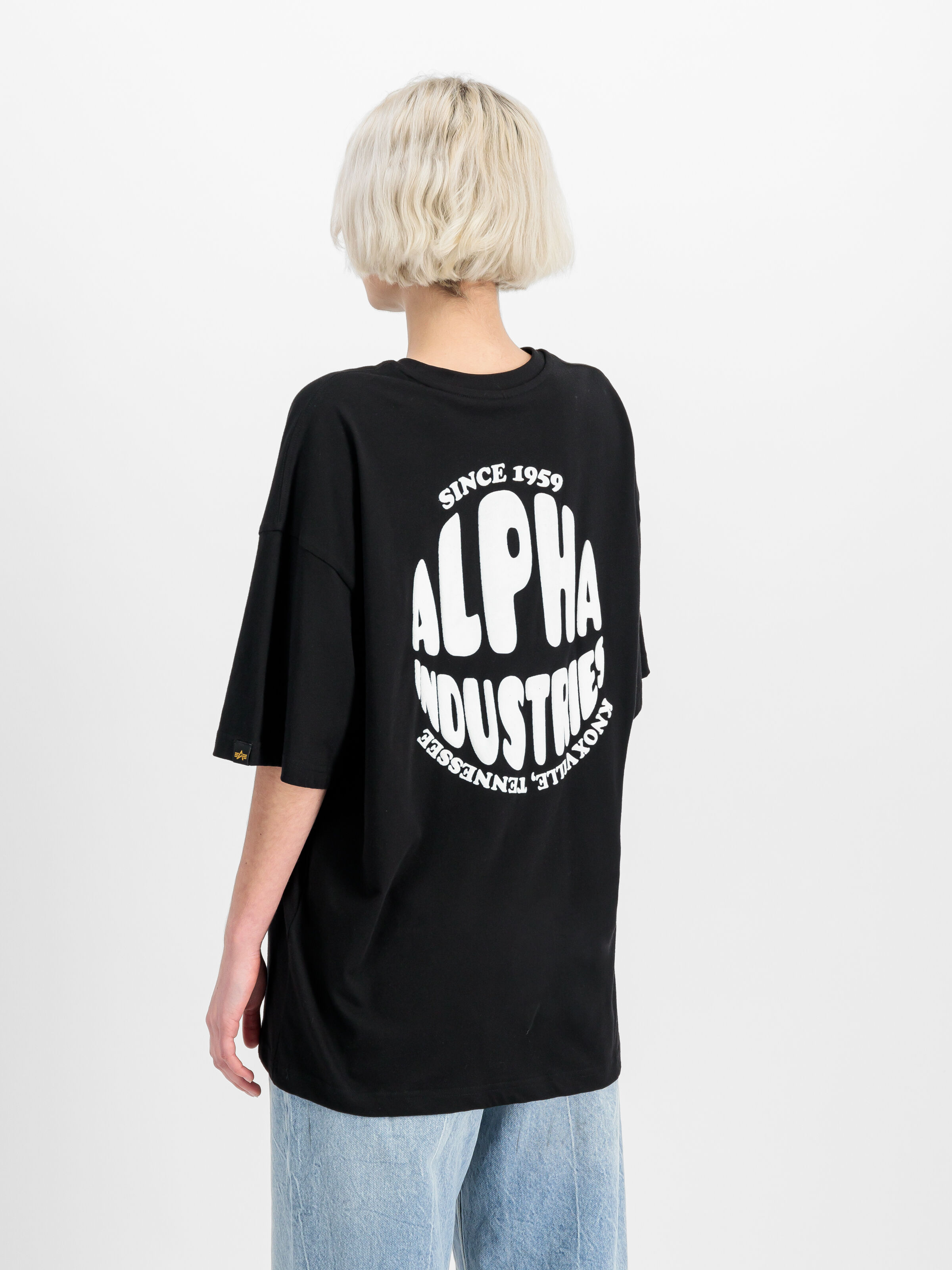 Logo Backprint T-Shirt Women black 156060_03_2_model_00004_142116