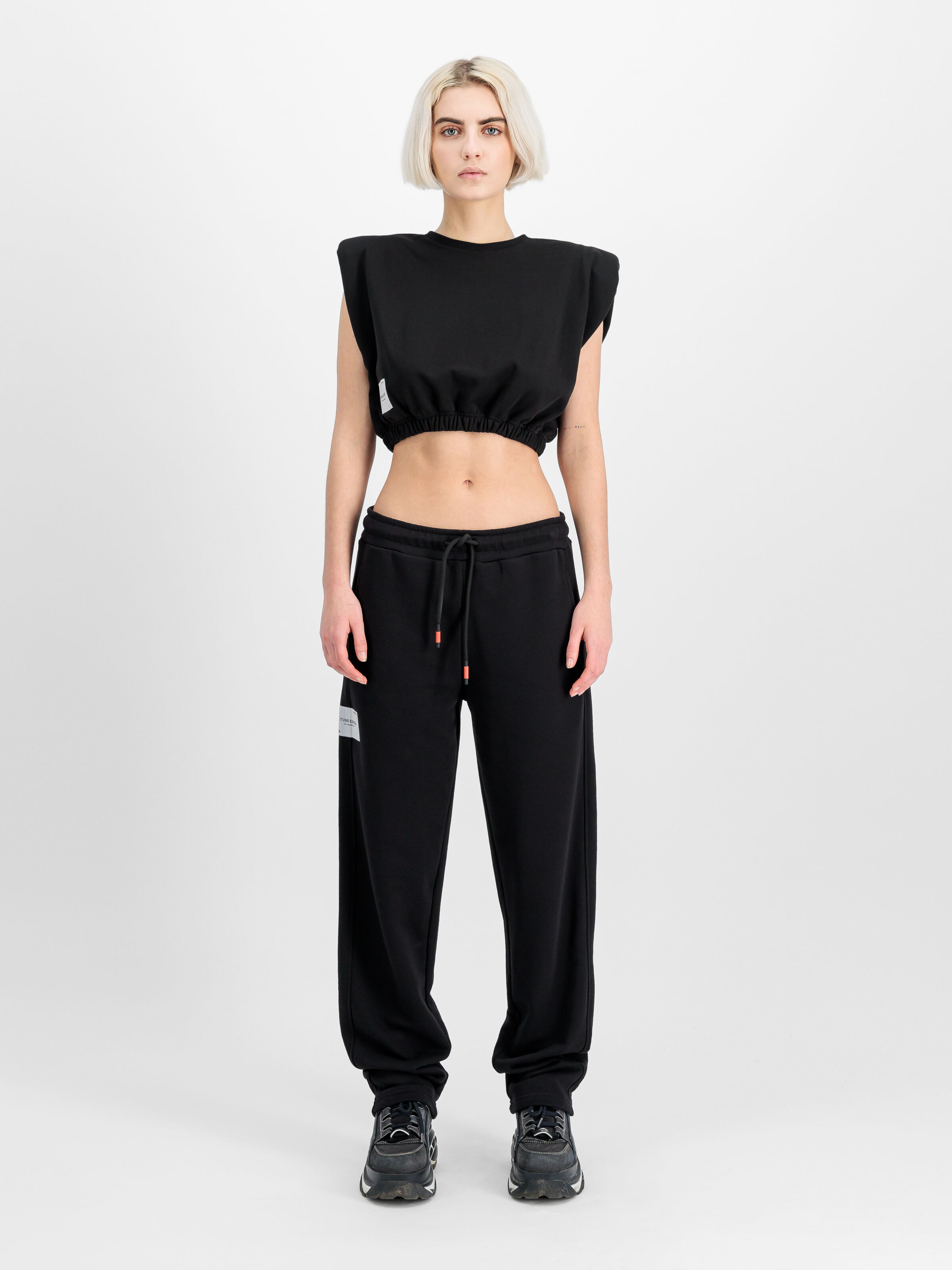 Studio Edition Jogger Women black 156053_03_2_model_00001_140236
