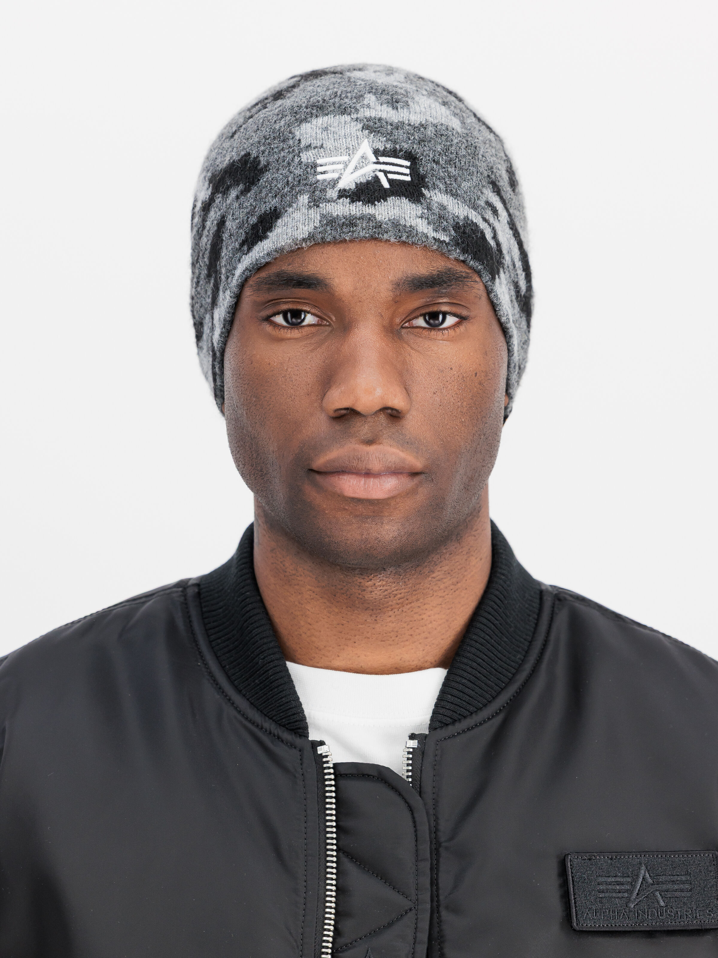 Cone Camo Beanie black camo 268900_125_2_model_00001_227463