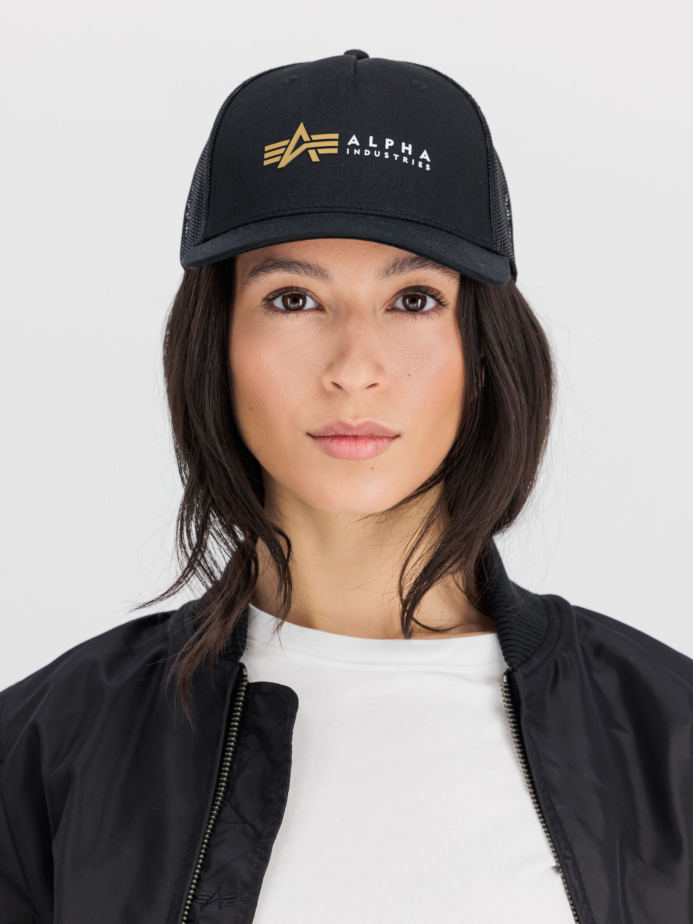 Alpha Label Trucker Cap black 106901_03_2_model_00001_155016