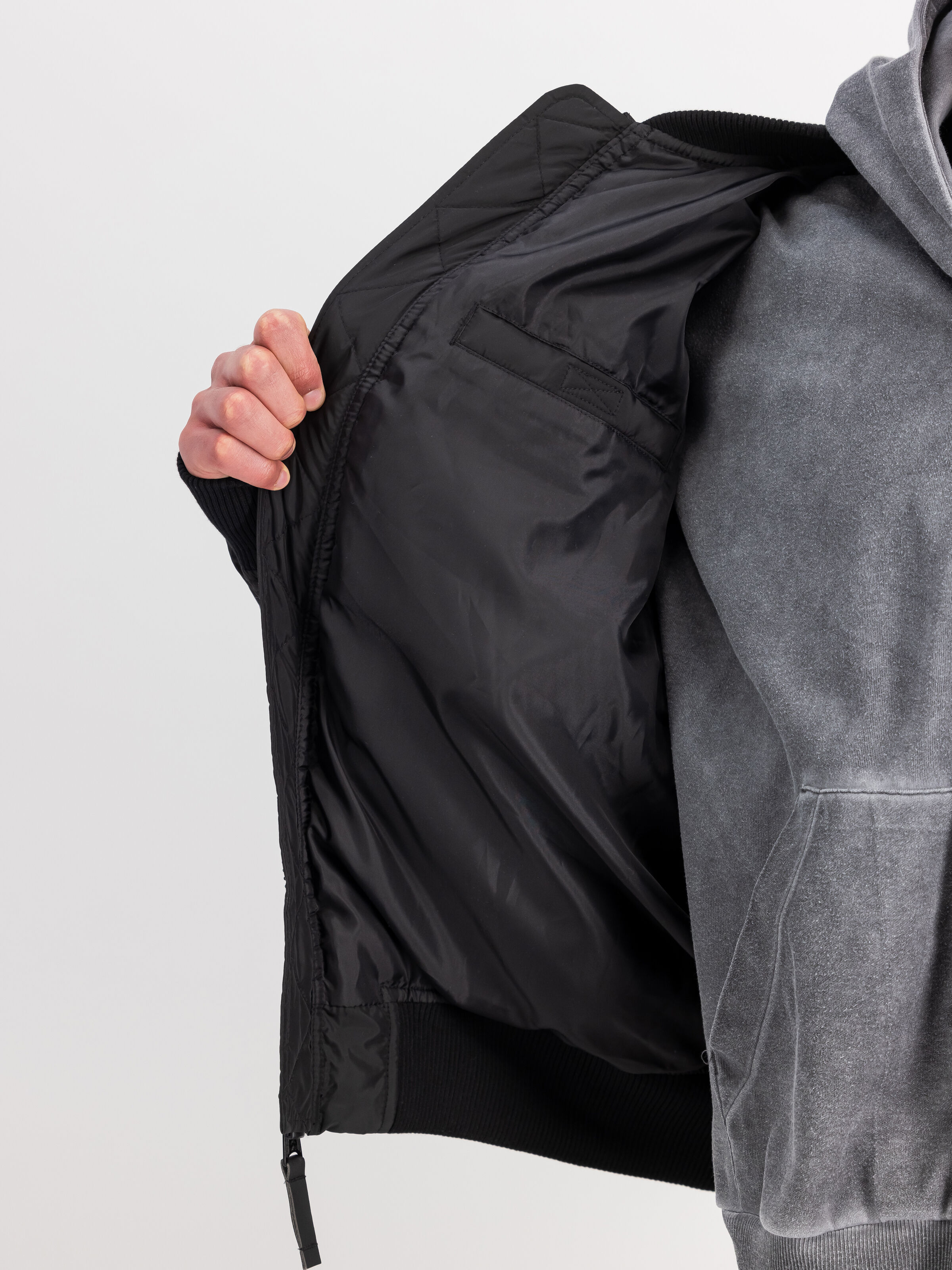 MA-1 Logo Puffer Winter Jacket black 258125_03_3_detail_00001_163612