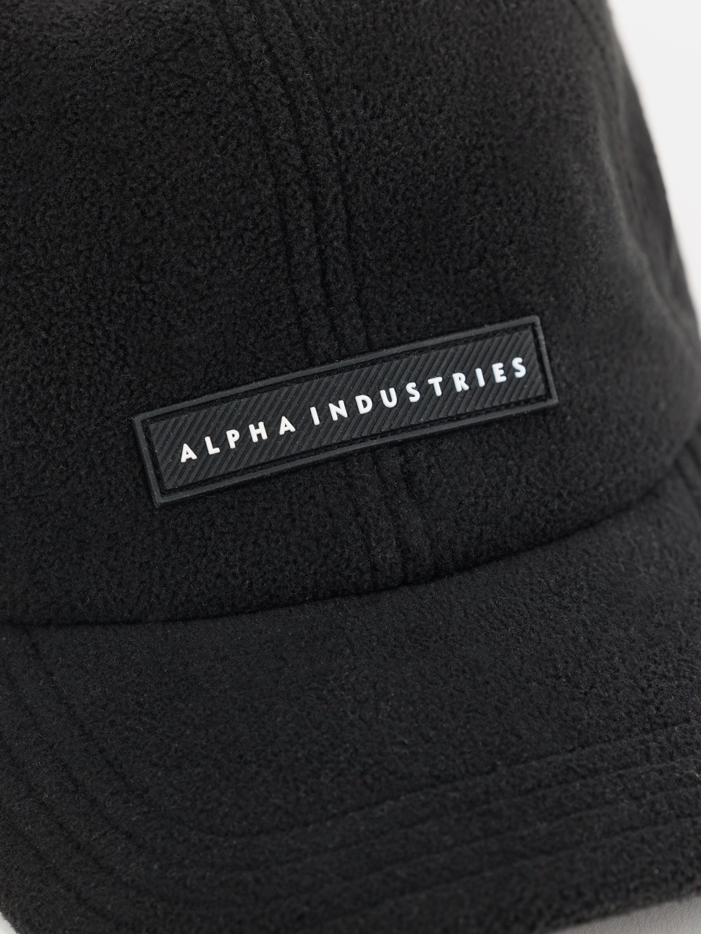 Snow Cap Rubber Logo black 258906_03_3_detail_00003_161292