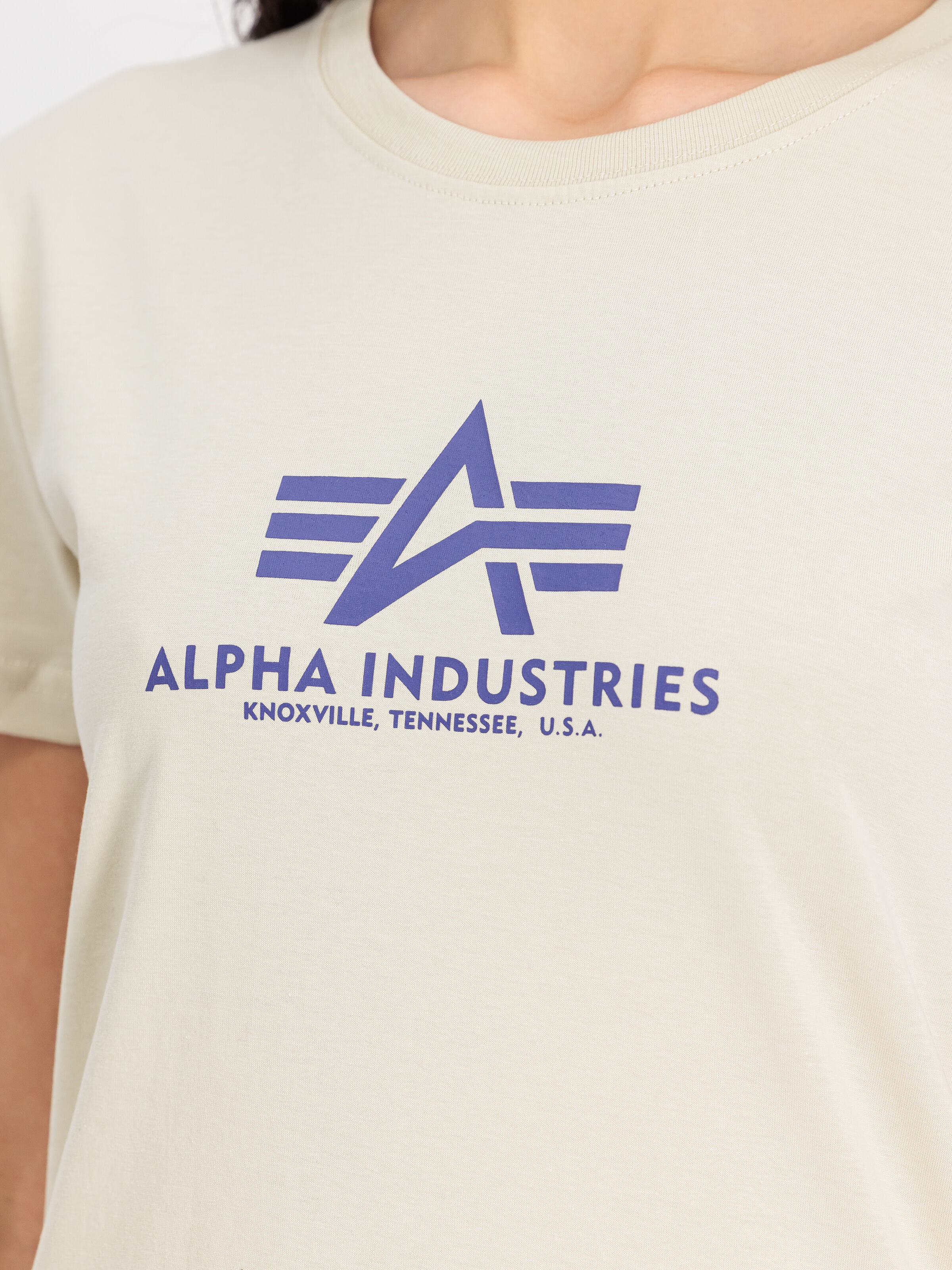 New Basic Big Logo T-Shirt Women vintage white 196051_300_3_detail_00001_155052