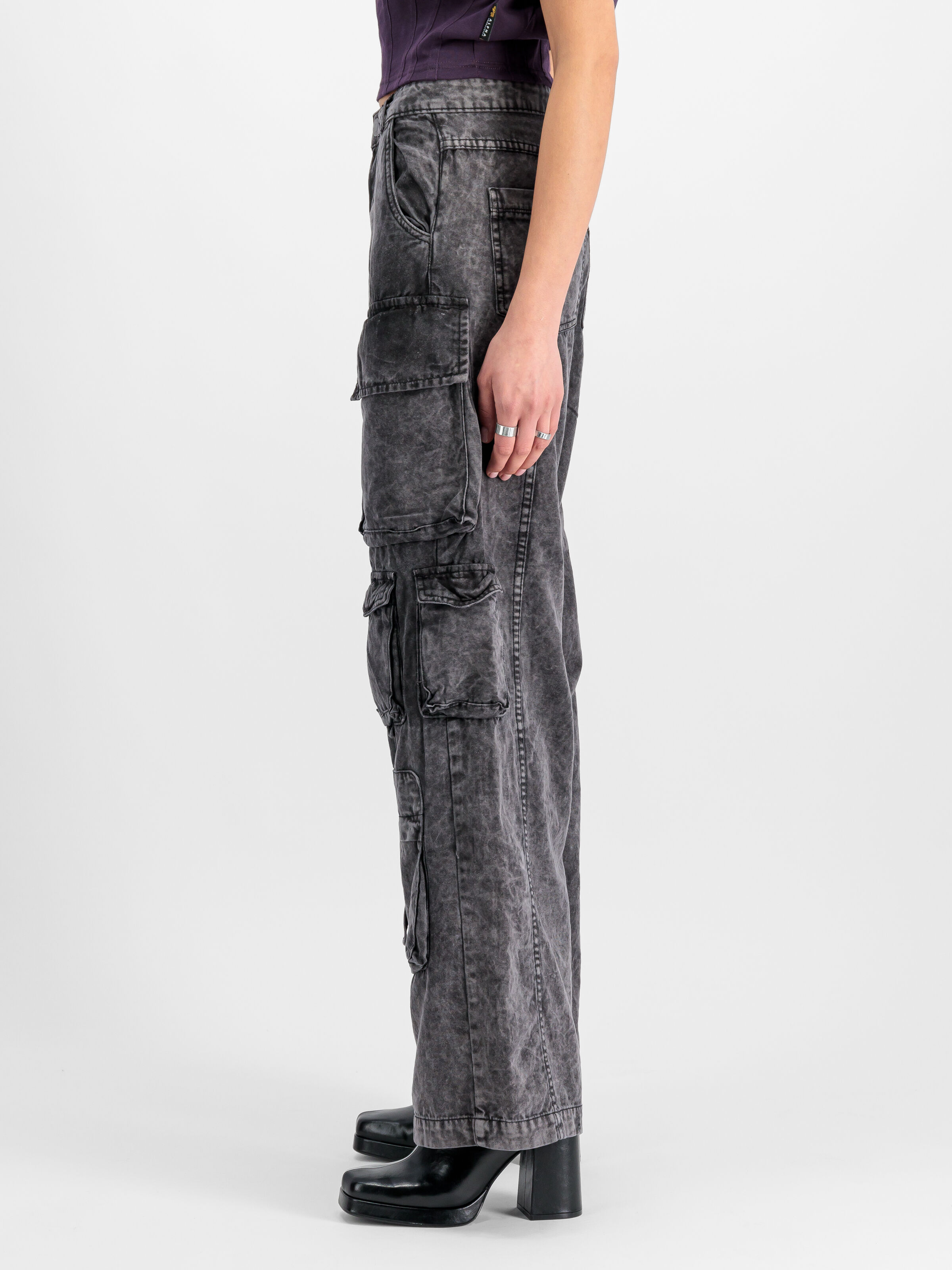 Multipocket Pant Women black 148022_03_2_model_00004_103977