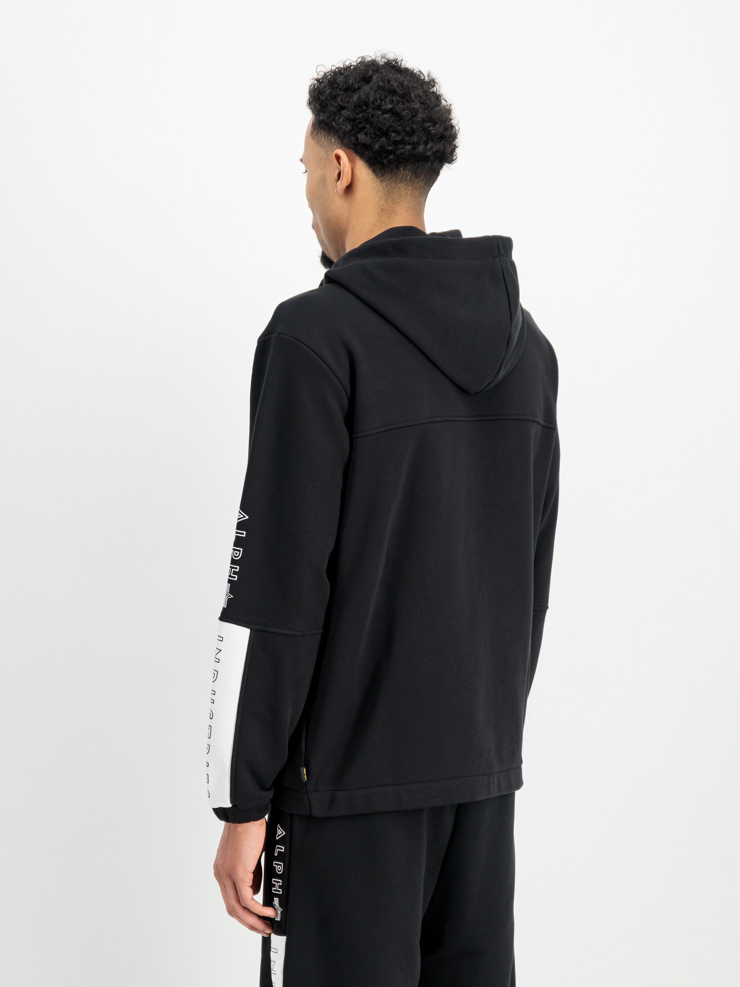 Track Alpha Jacket black 156338_03_2_model_00003_151982