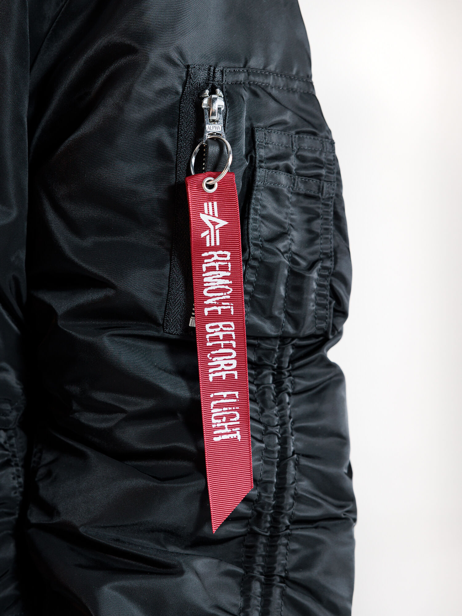 CWU MA-1 No Cords Bomber Jacket Women black 136007NC_03_alpha_industries_cwu_ma_1_bomber_nc_wmn_004_123549