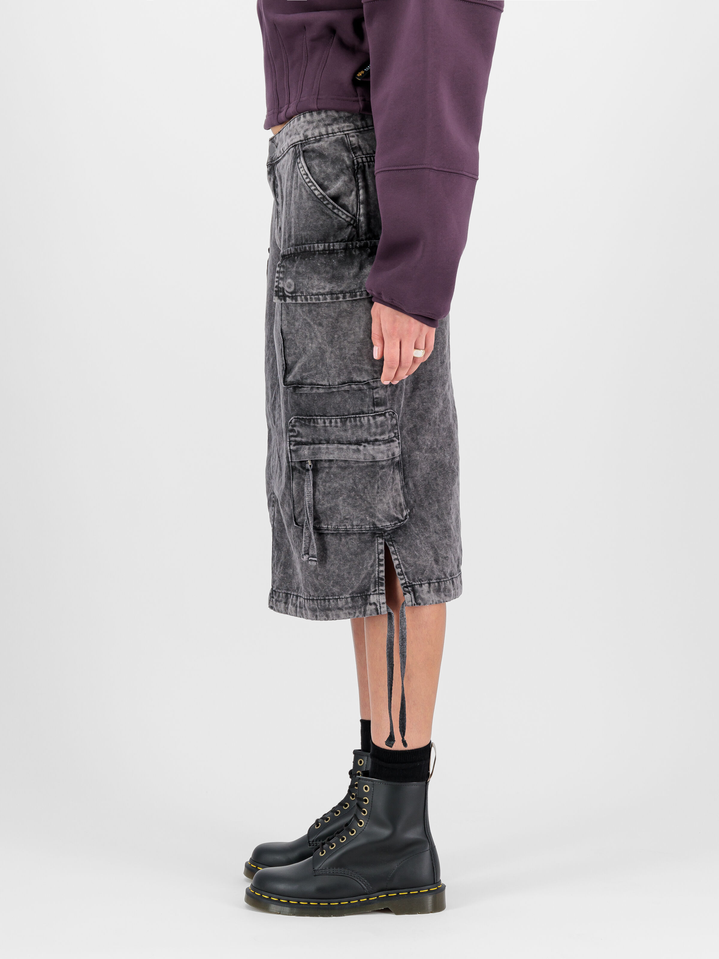 Multipocket Skirt Women black 148068_03_2_model_00004_103693