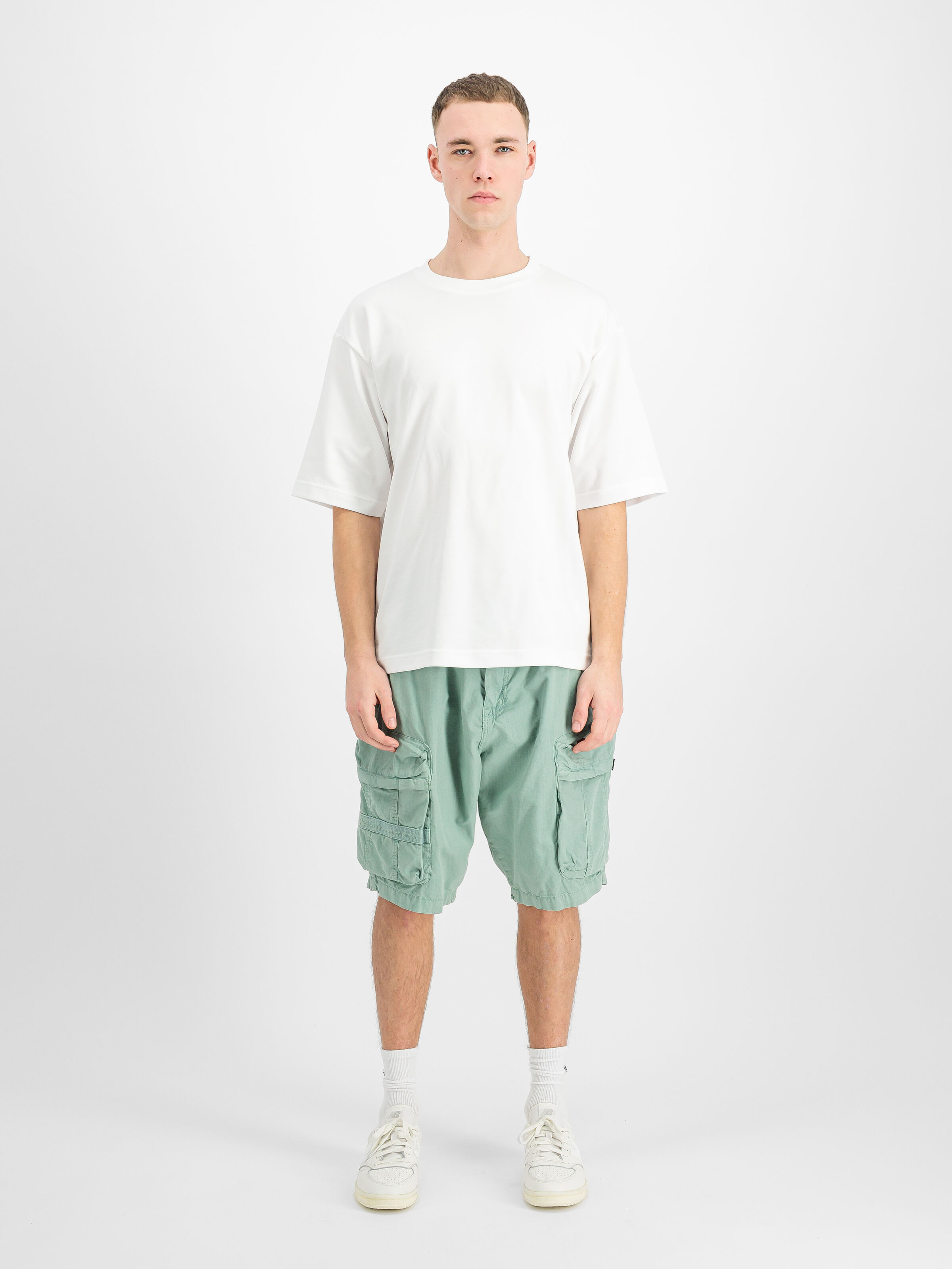 Manoeuvre Short frost green 266258_30_2_model_00001_219459