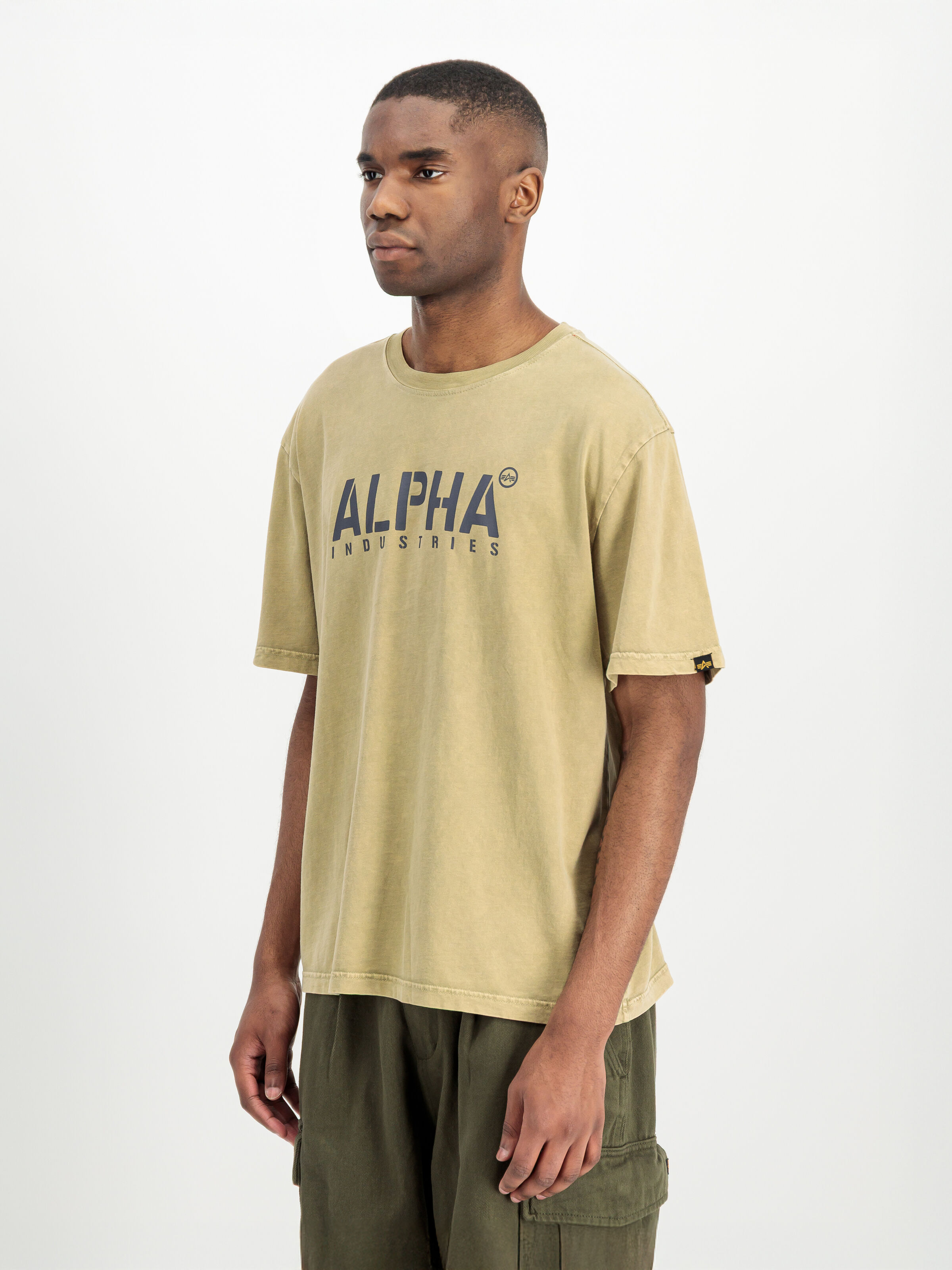Alpha Stencil T-Shirt light olive 266555_82_2_model_00002_227075