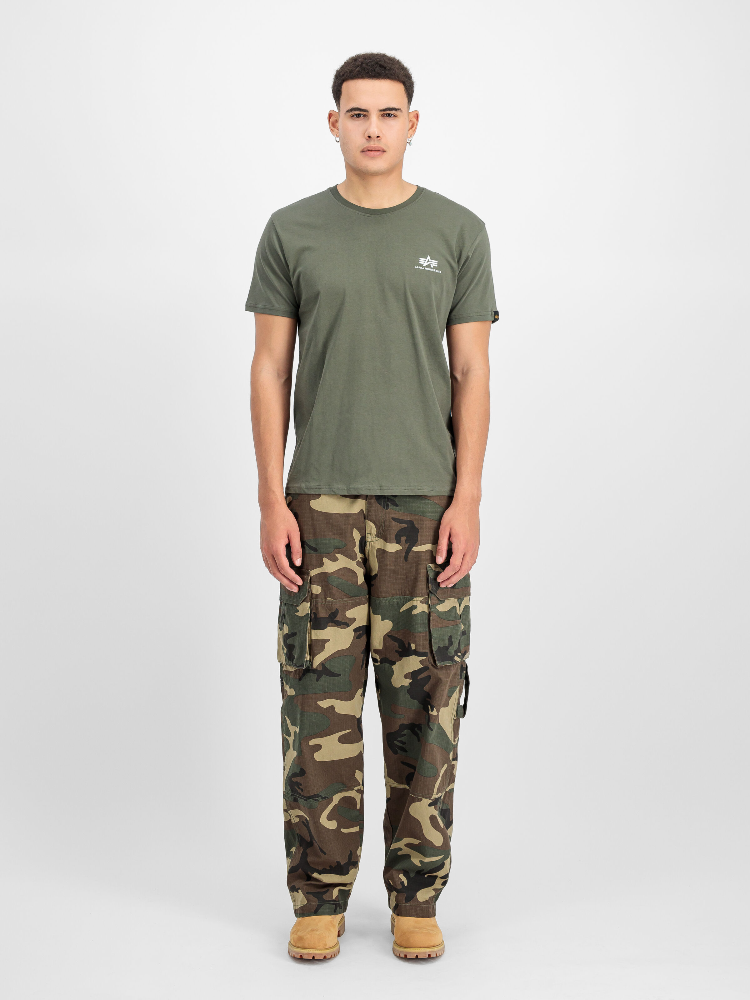 Backprint T-Shirt dark olive 128507_142_2_model_00001_184454
