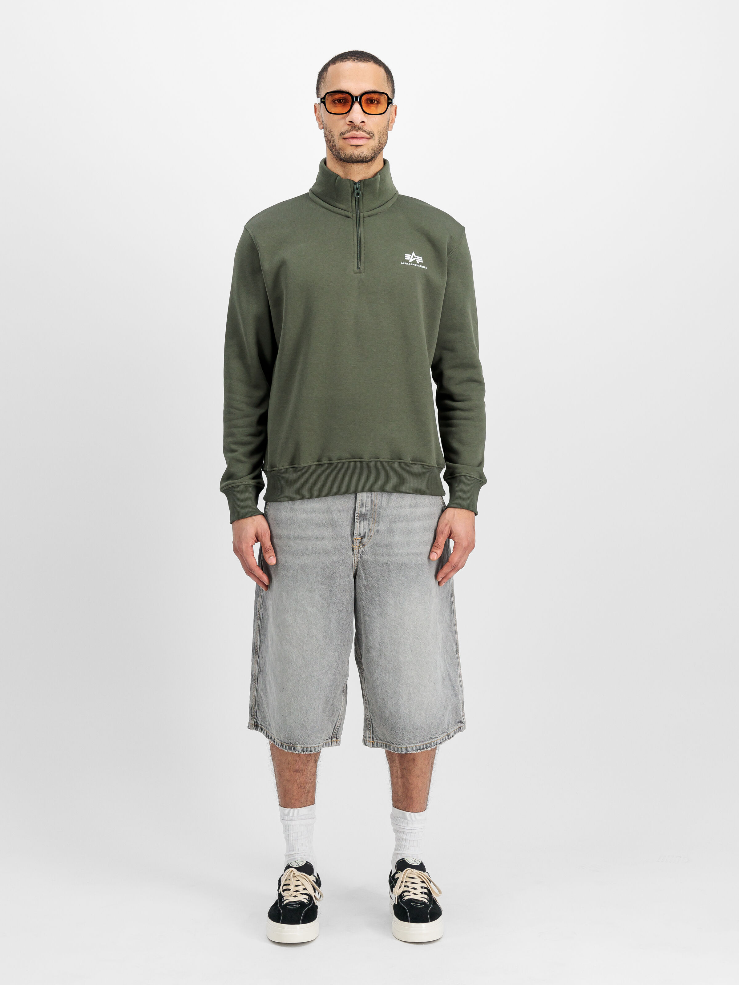 Half Zip Small Logo Sweatshirt dark olive 108308_142_2_model_00001_125656