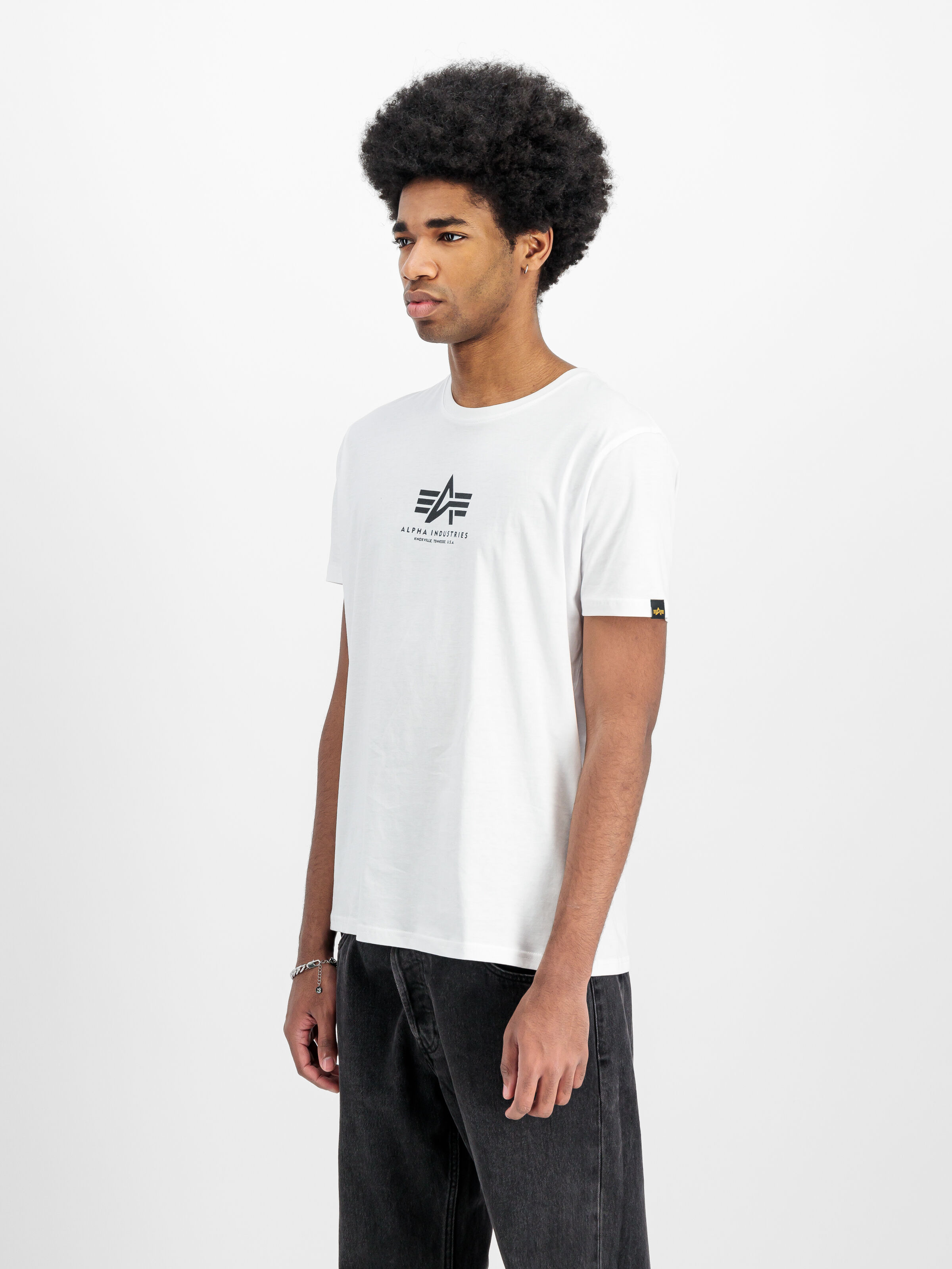 Basic Mid Logo T-Shirt white 118533_09_2_model_00003_130713