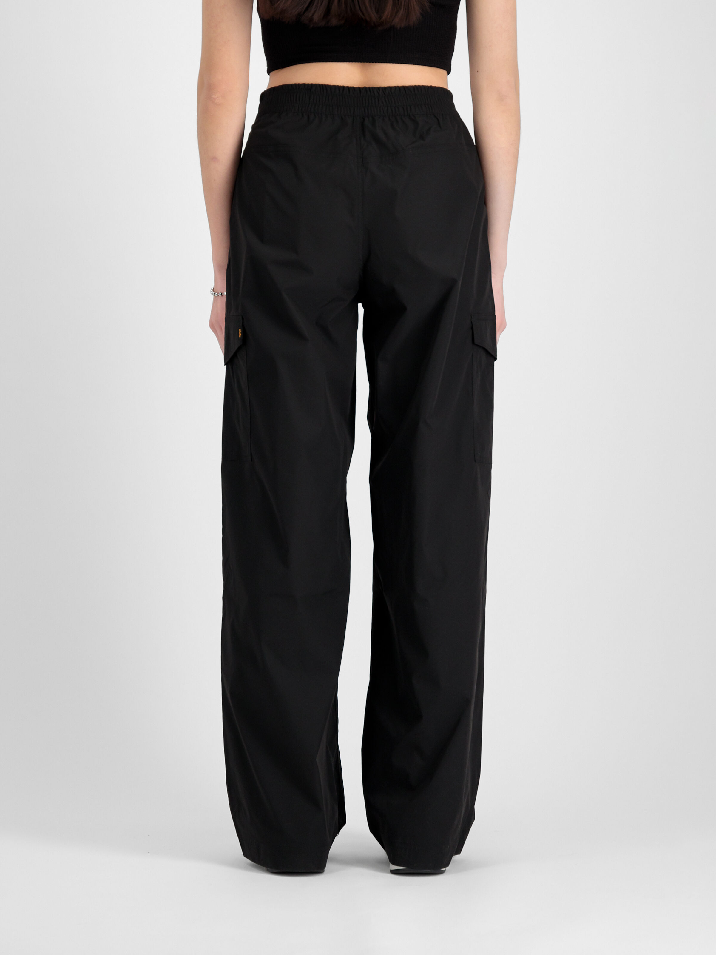 Nylon Pant Women black 136025_03_2_model_00005_154025