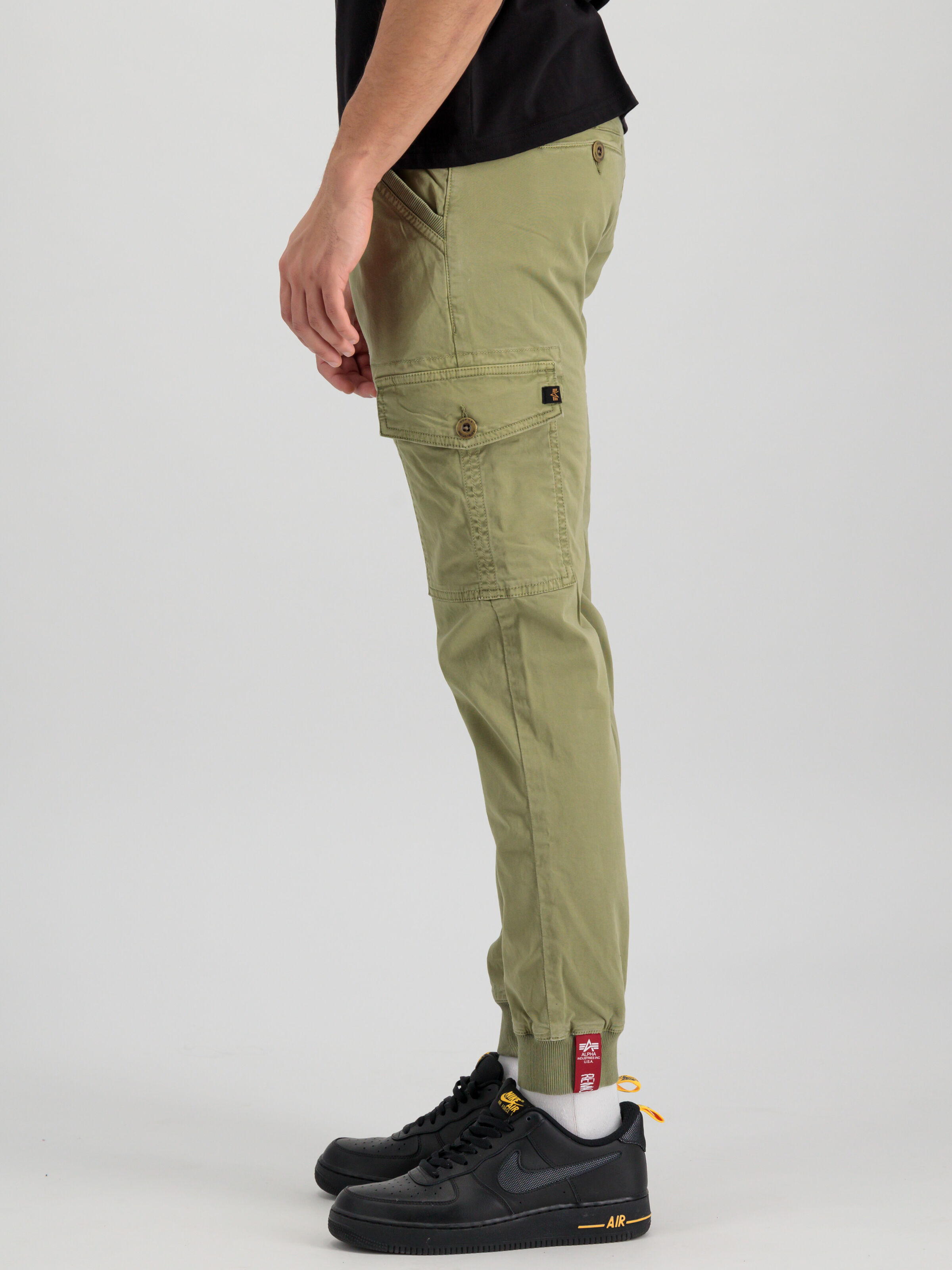 Spark Pant light olive 196215_82_alpha_industries_spark_004_1_182313