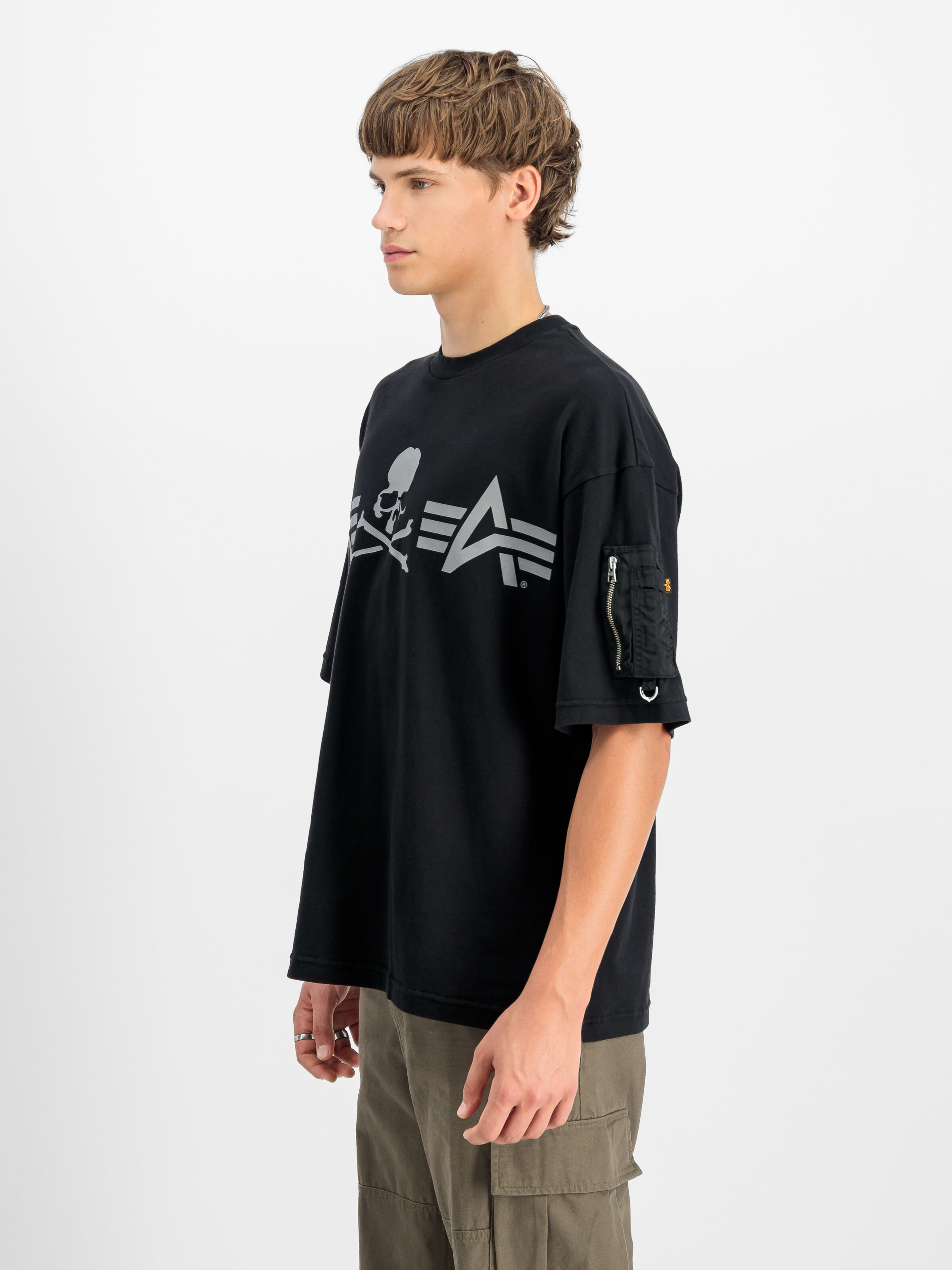 ALPHA X MASTERMIND S/S UTILITY T-Shirt black 148527_03_2_model_00003_104092