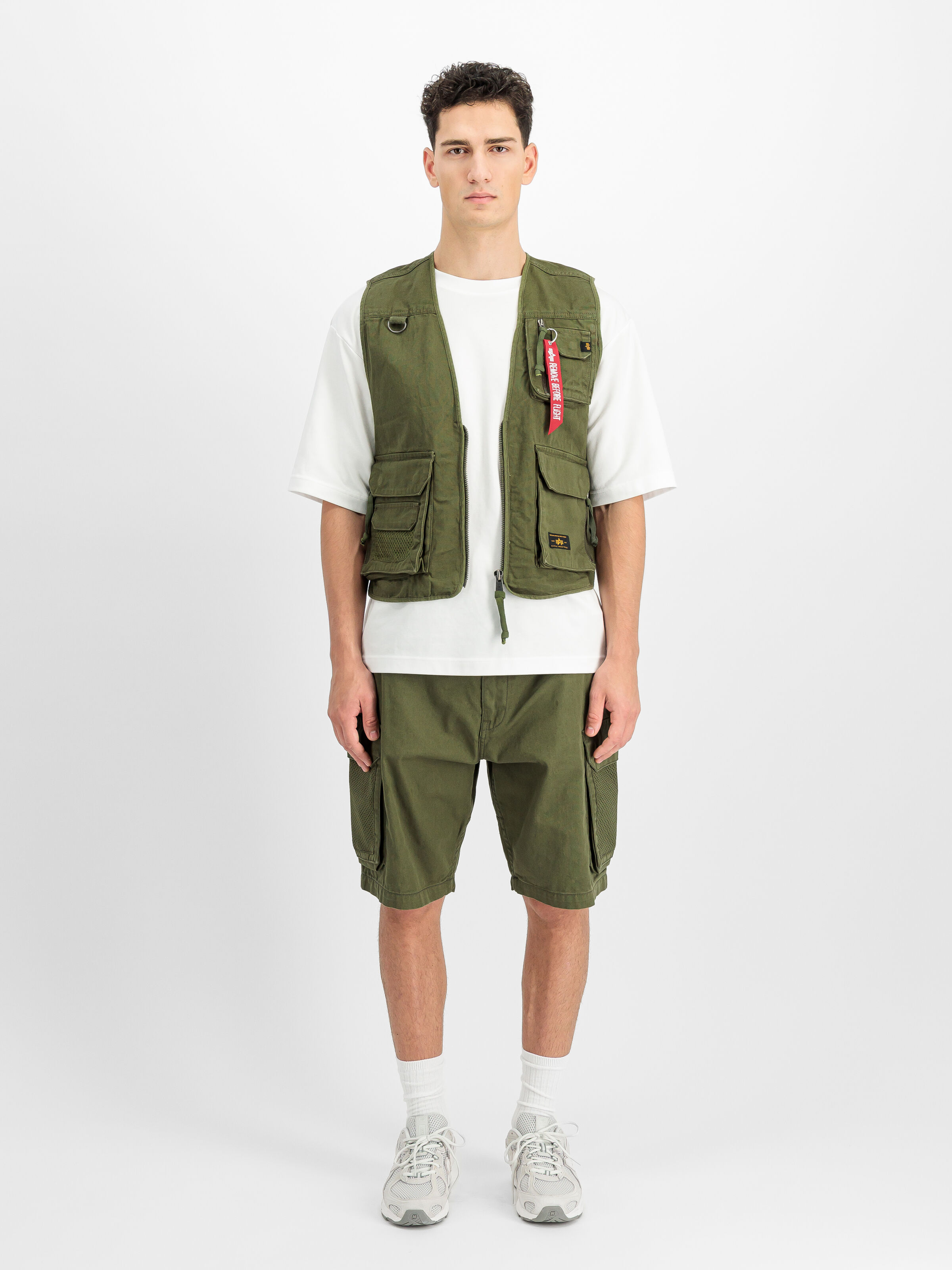 Mesh Utility Short dark olive 266251_142_2_model_00001_223693