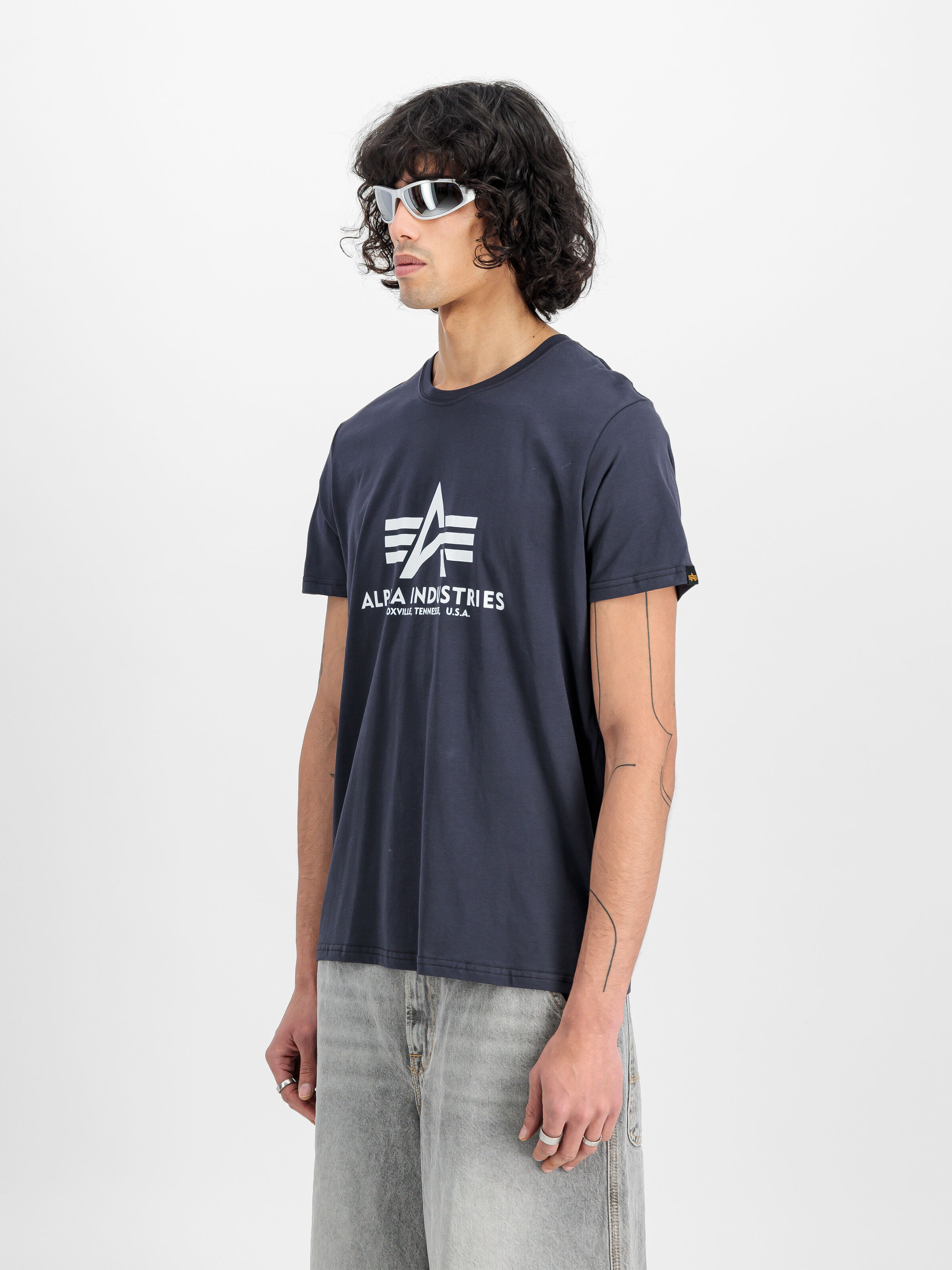 Basic Big Logo T-Shirt navy 100501_02_2_model_00003_127415