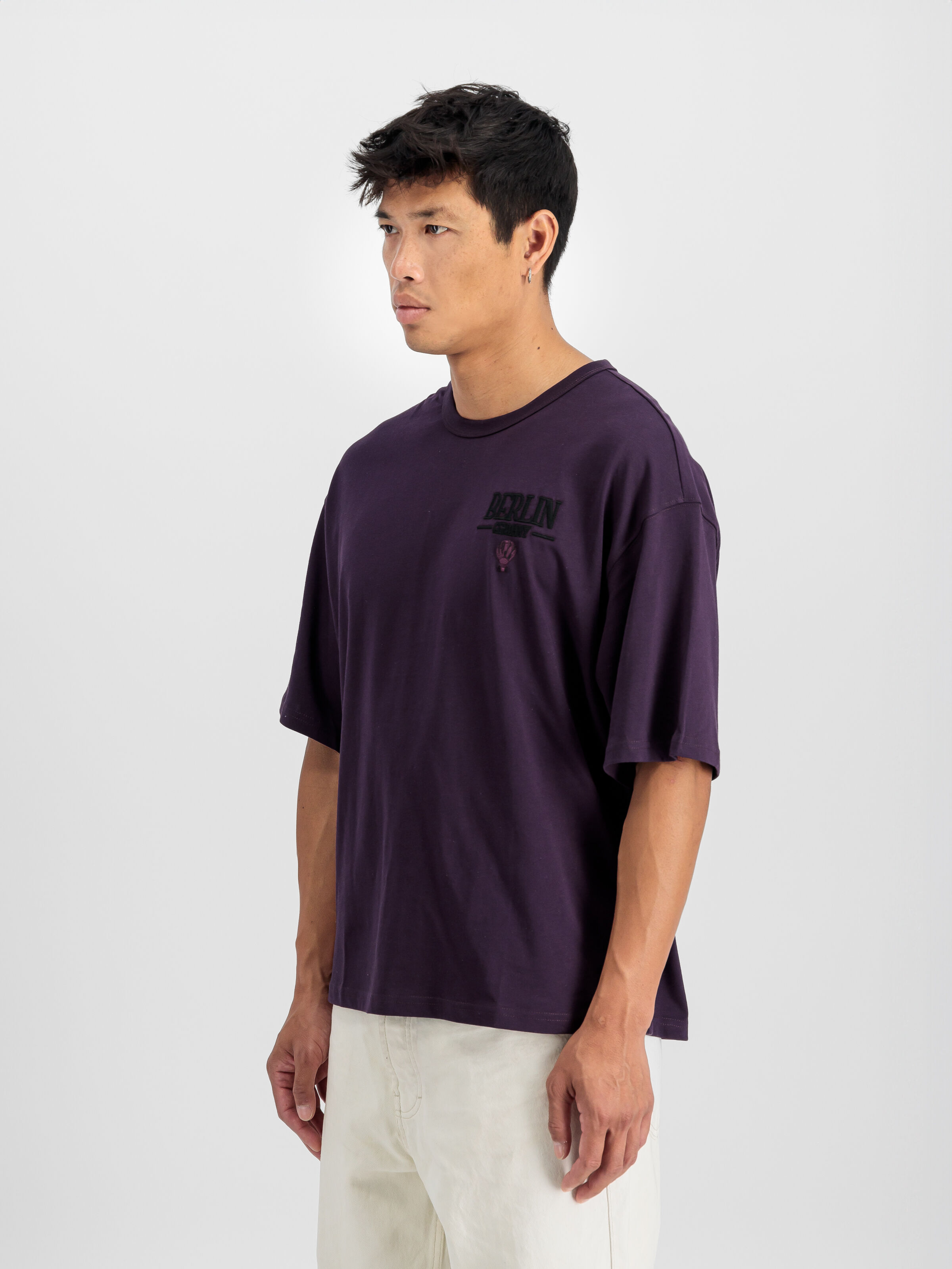 Berlin Candy Bomber Backprint T-Shirt Plum 148515_719_2_model_00003_108909