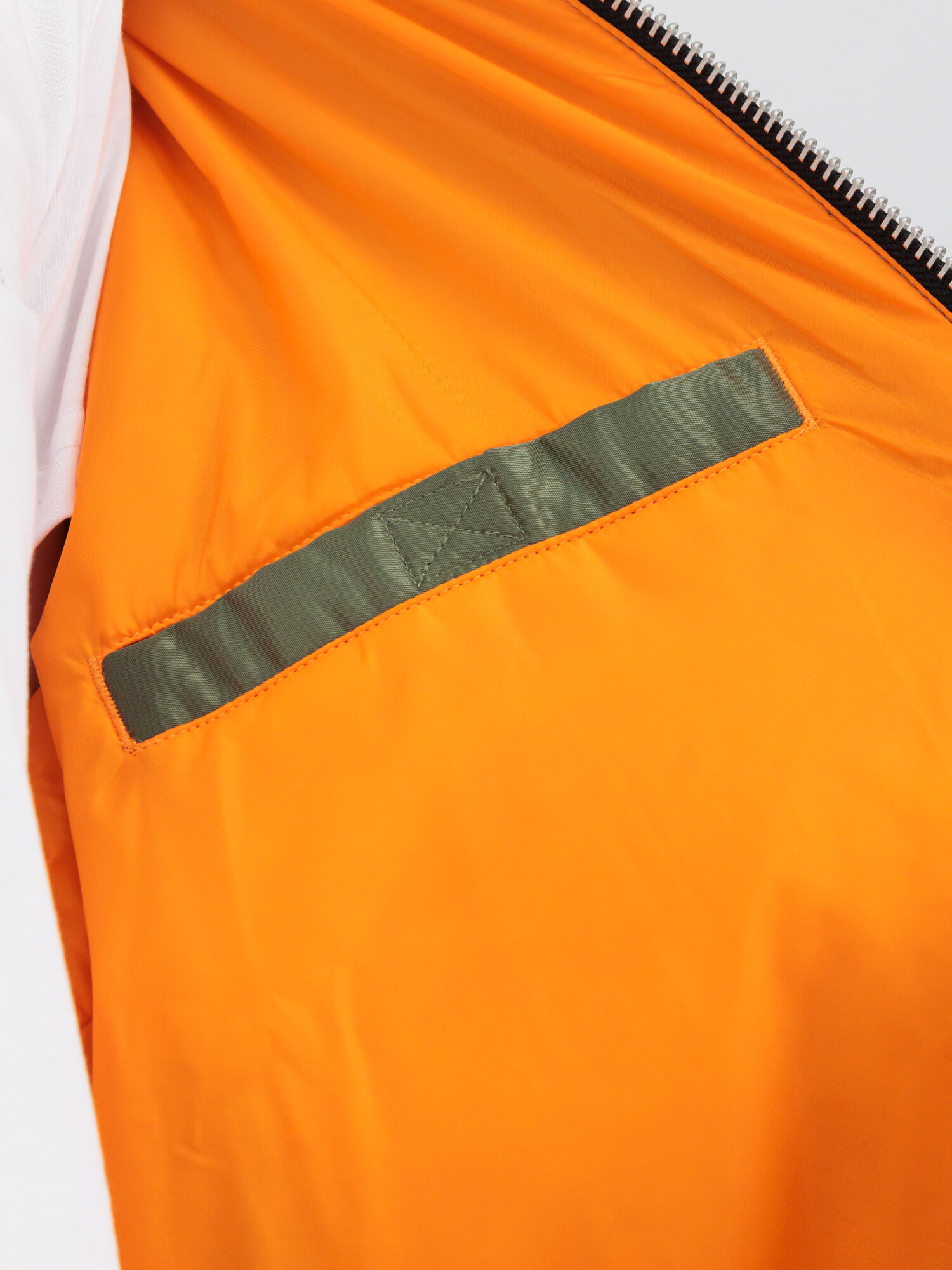 CWU MA-1 Bomber Jacket Women sage-green 136007_01__alpha_industries_cwu_ma_1_bomber_wmn_008_124439