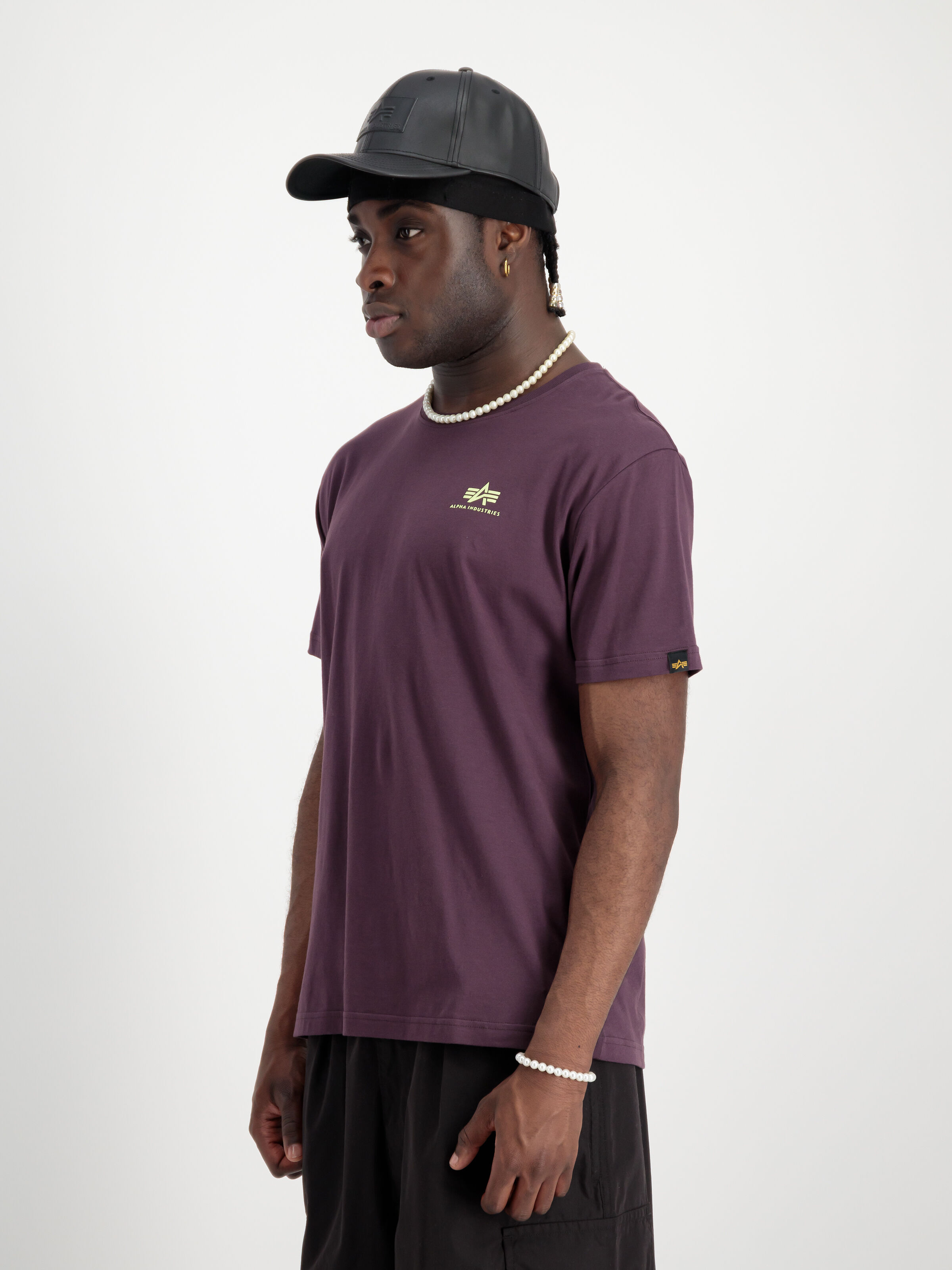Basic Small Logo T-Shirt Plum 188505_719_2_model_00003_97242