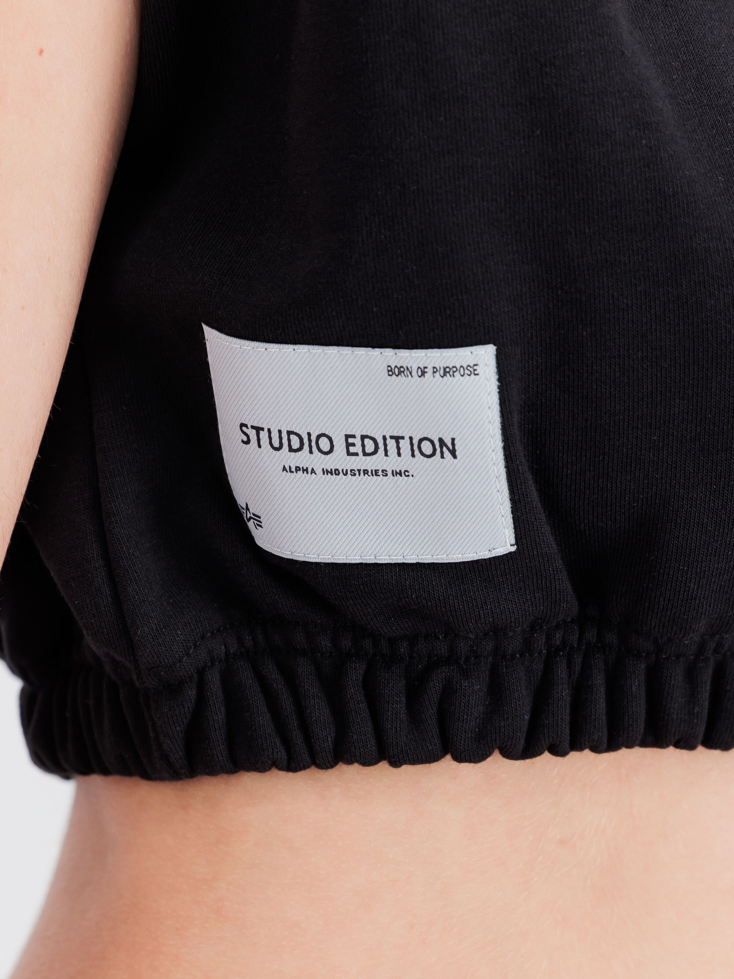 Studio Edition Cropped Sweatshirt Women black 156031_03_3_detail_00001_140345