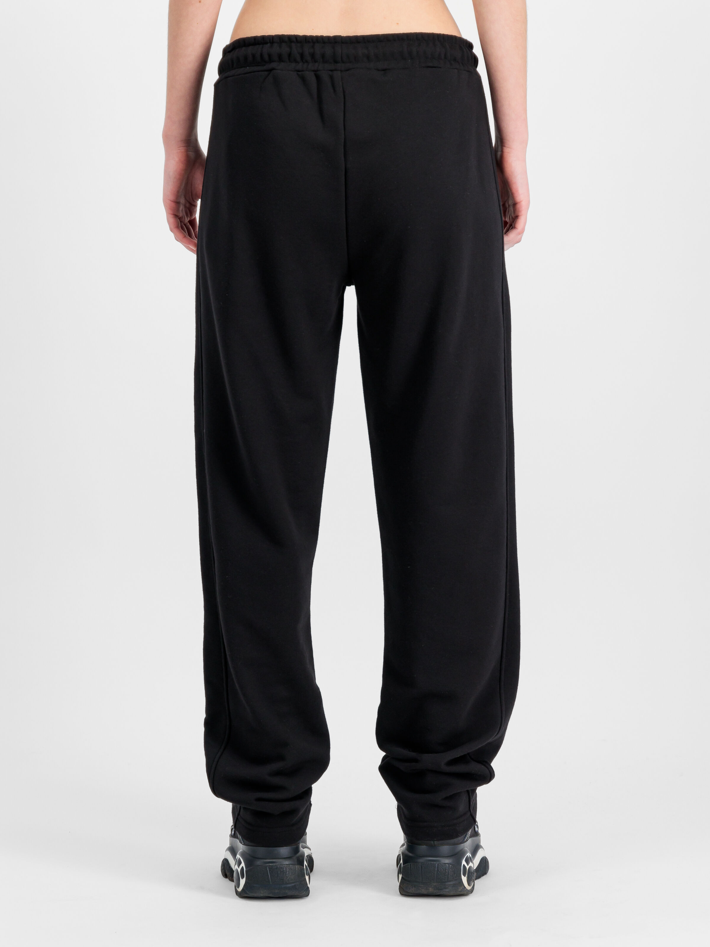 Studio Edition Jogger Women black 156053_03_2_model_00005_140240