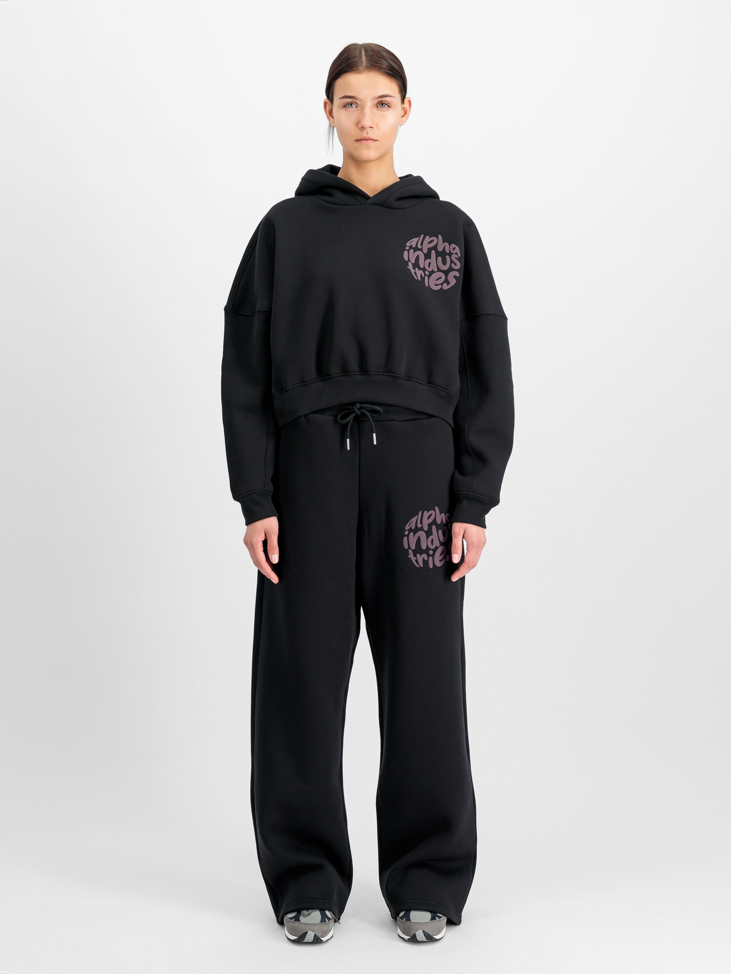 Logo Hoodie Women black 148040_03_2_model_00001_103871