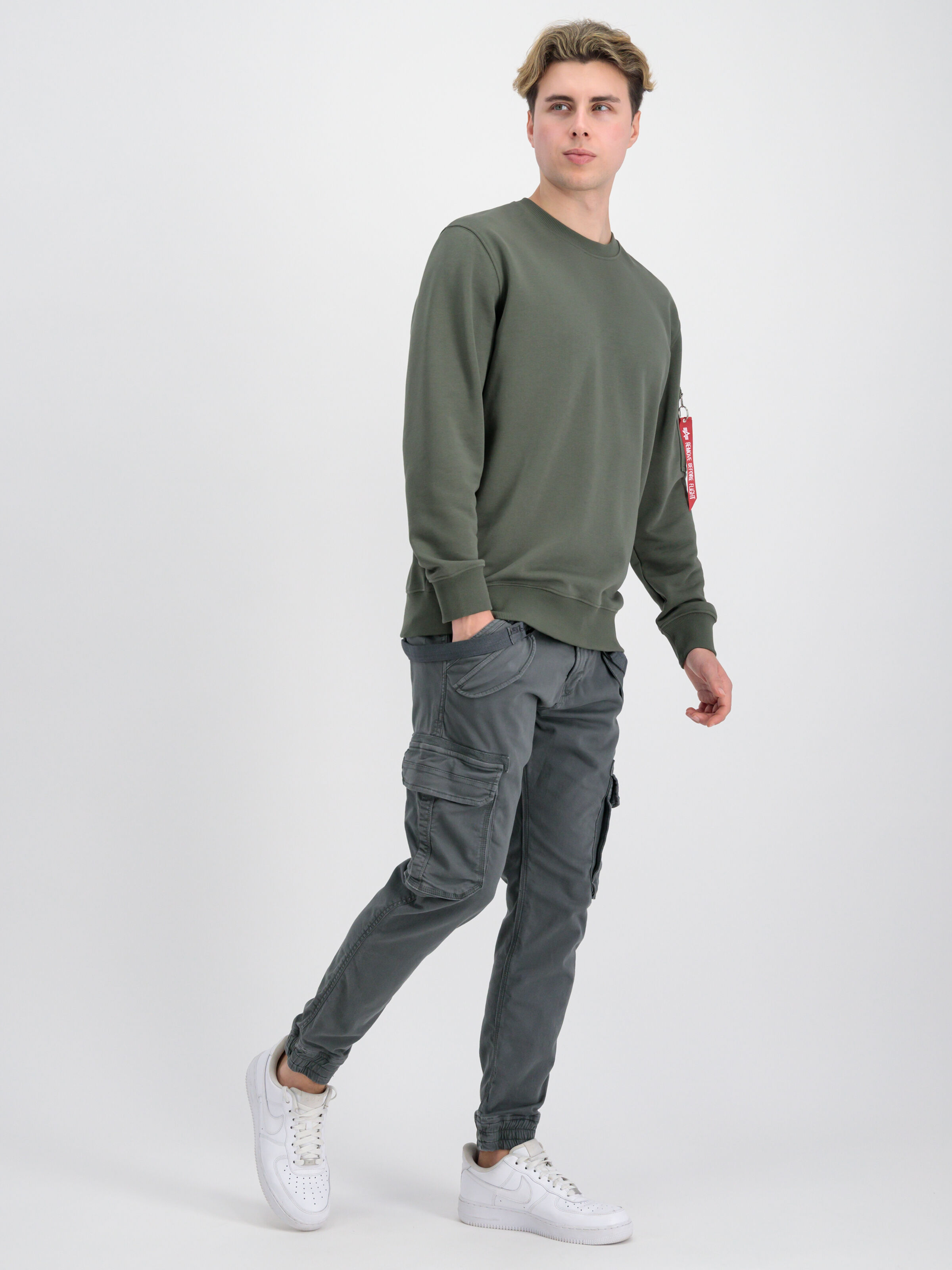 136300_142_alpha_industries_usn_blood_chit_sweater_002_182546