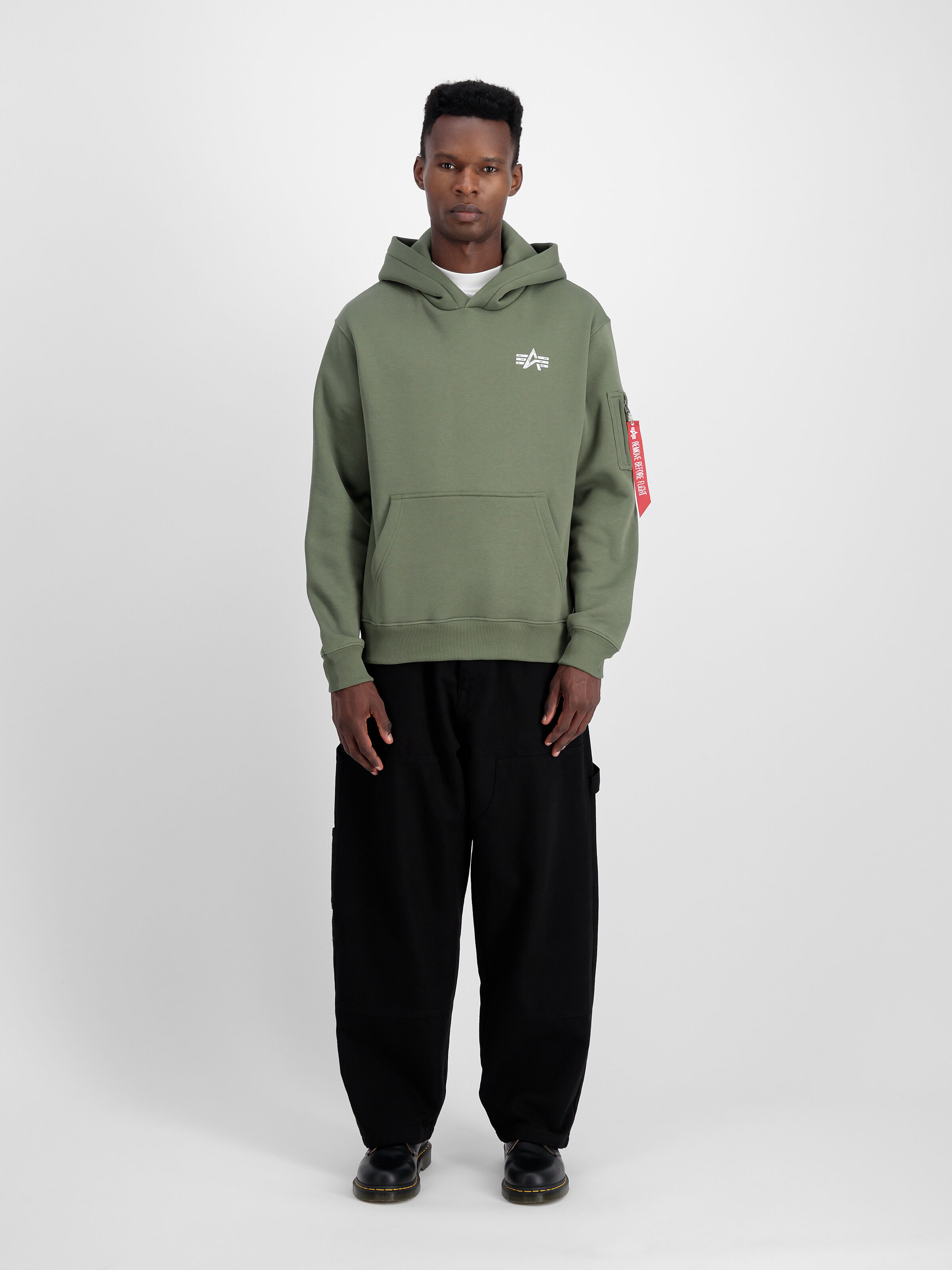 Signature Backprint Hoodie sage-green 148341_01_2_model_00001_98460