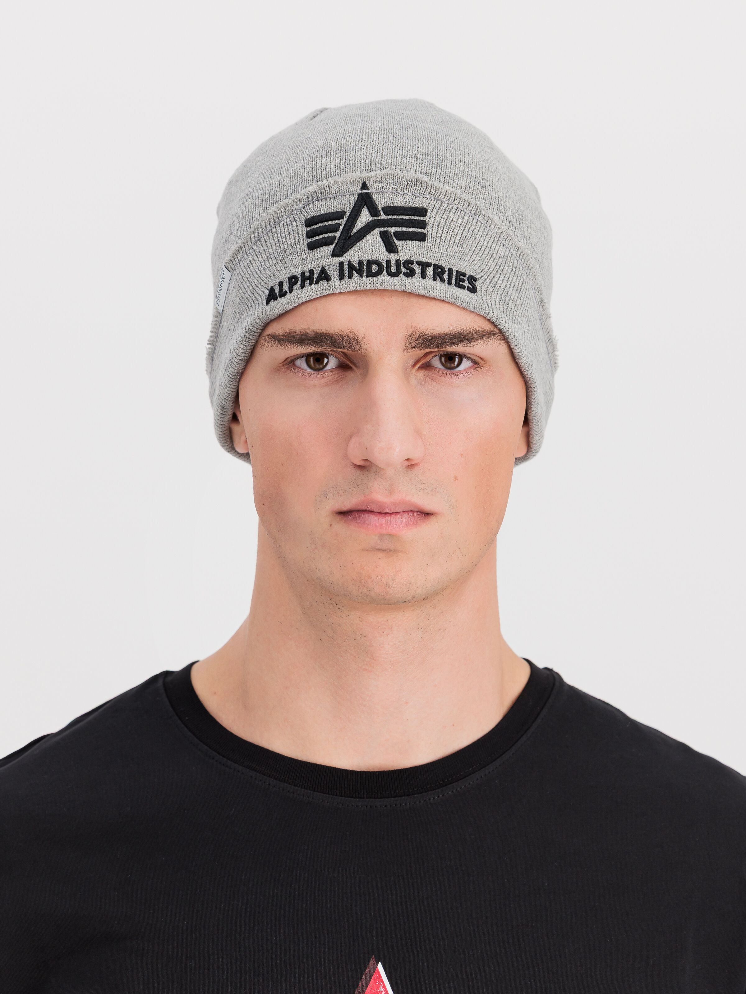 ALPHA x PROTOTYPES Raw Reverse Embroidery Beanie grey heather 258956_17_2_model_00001_223981