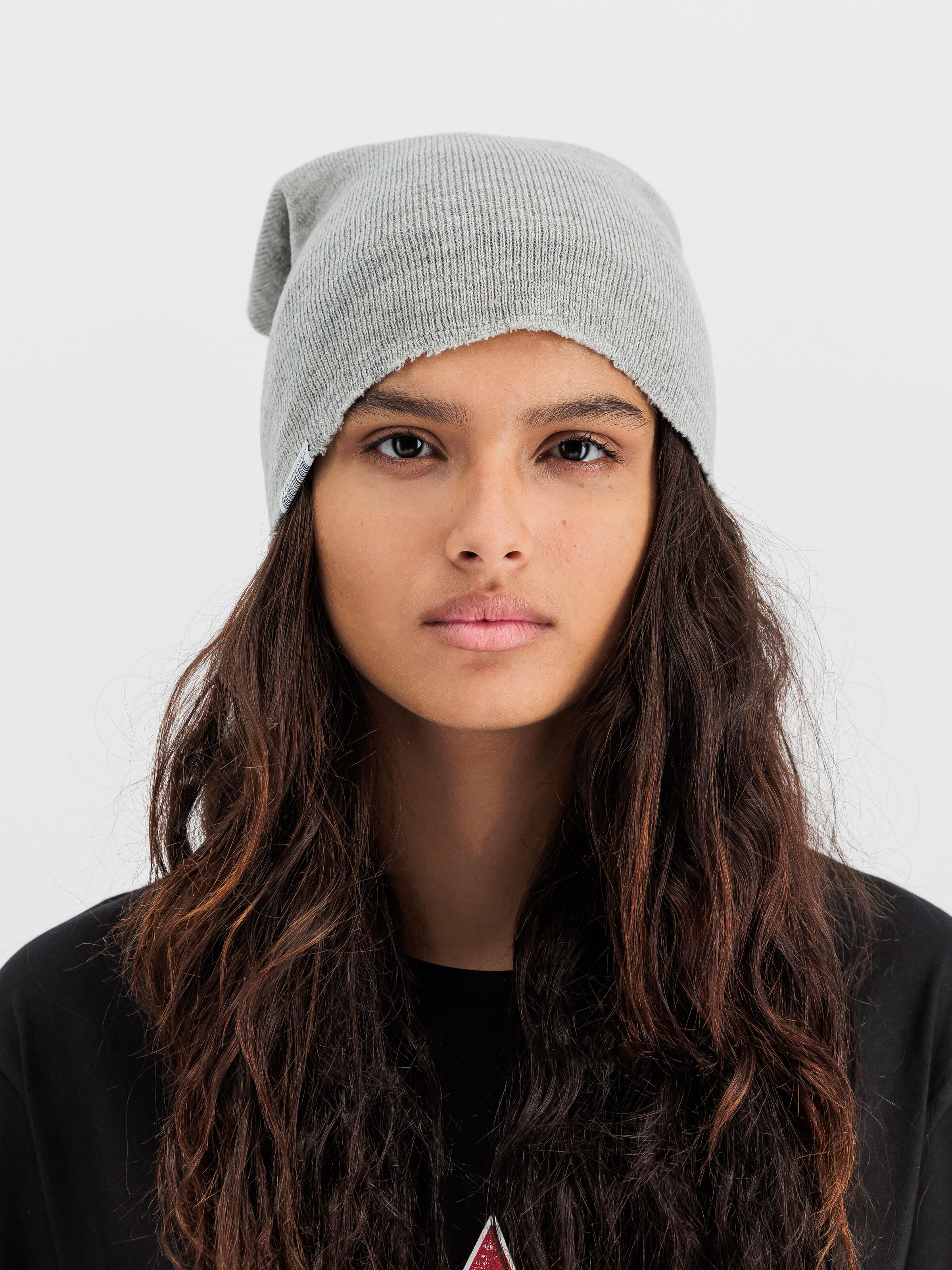 ALPHA x PROTOTYPES Raw Beanie Label grey heather 258957_17_2_model_00001_223986