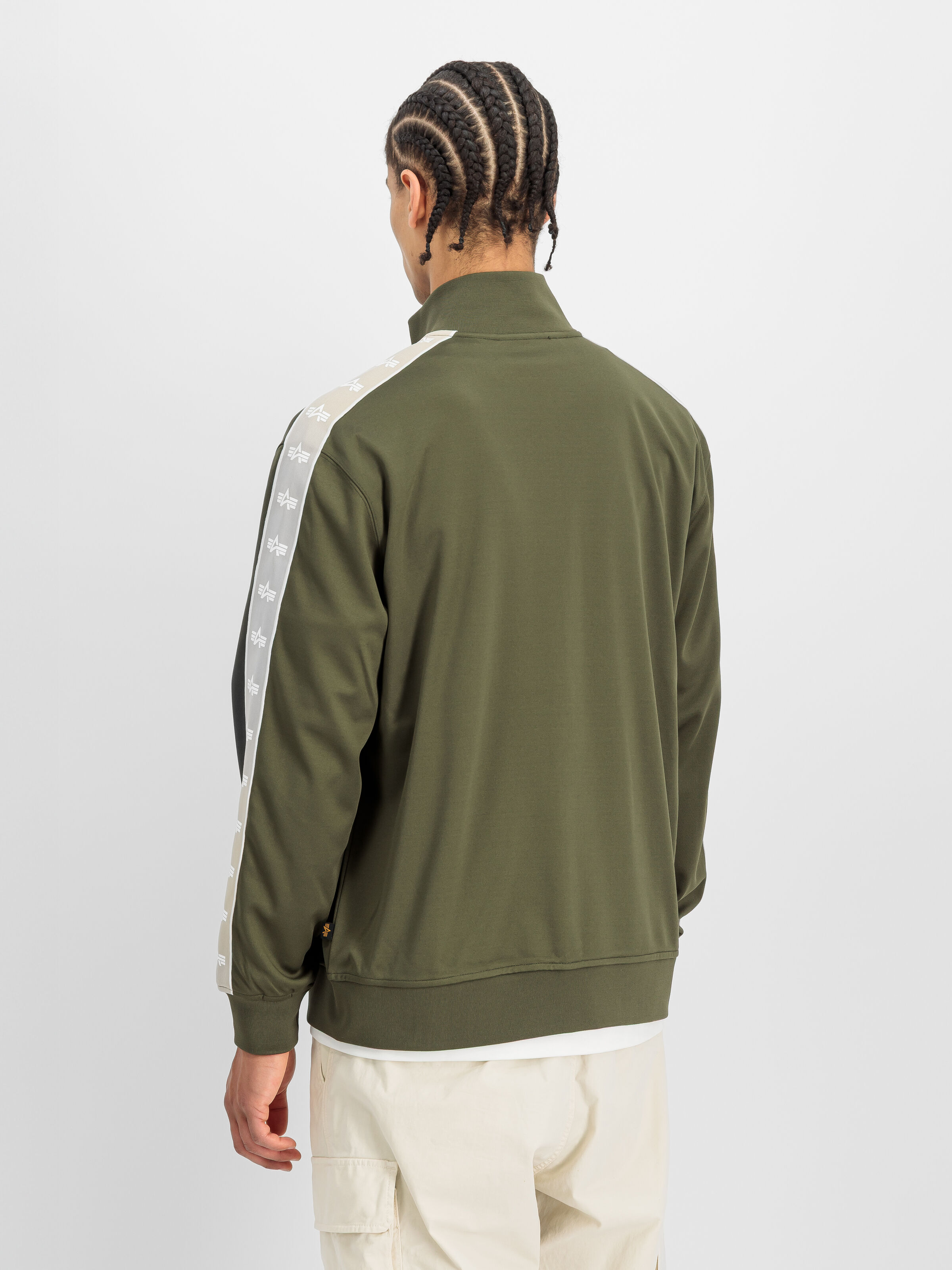 Track Tricot Outdoor Jacket dark olive 268159_142_2_model_00003_236084