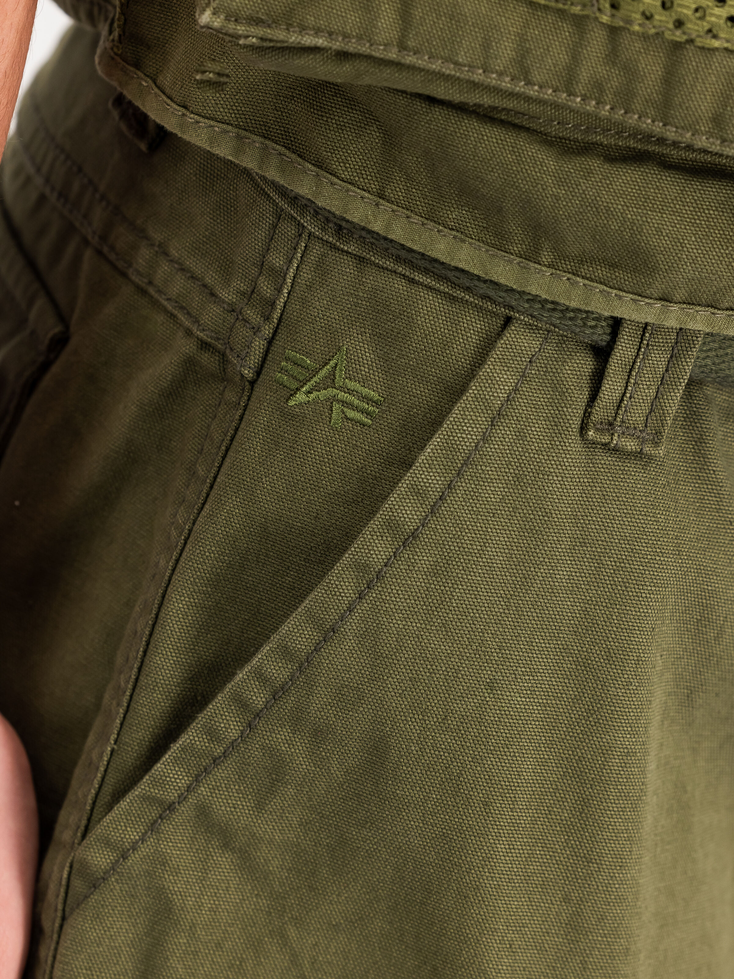 Mesh Utility Short dark olive 266251_142_3_detail_00001_223695