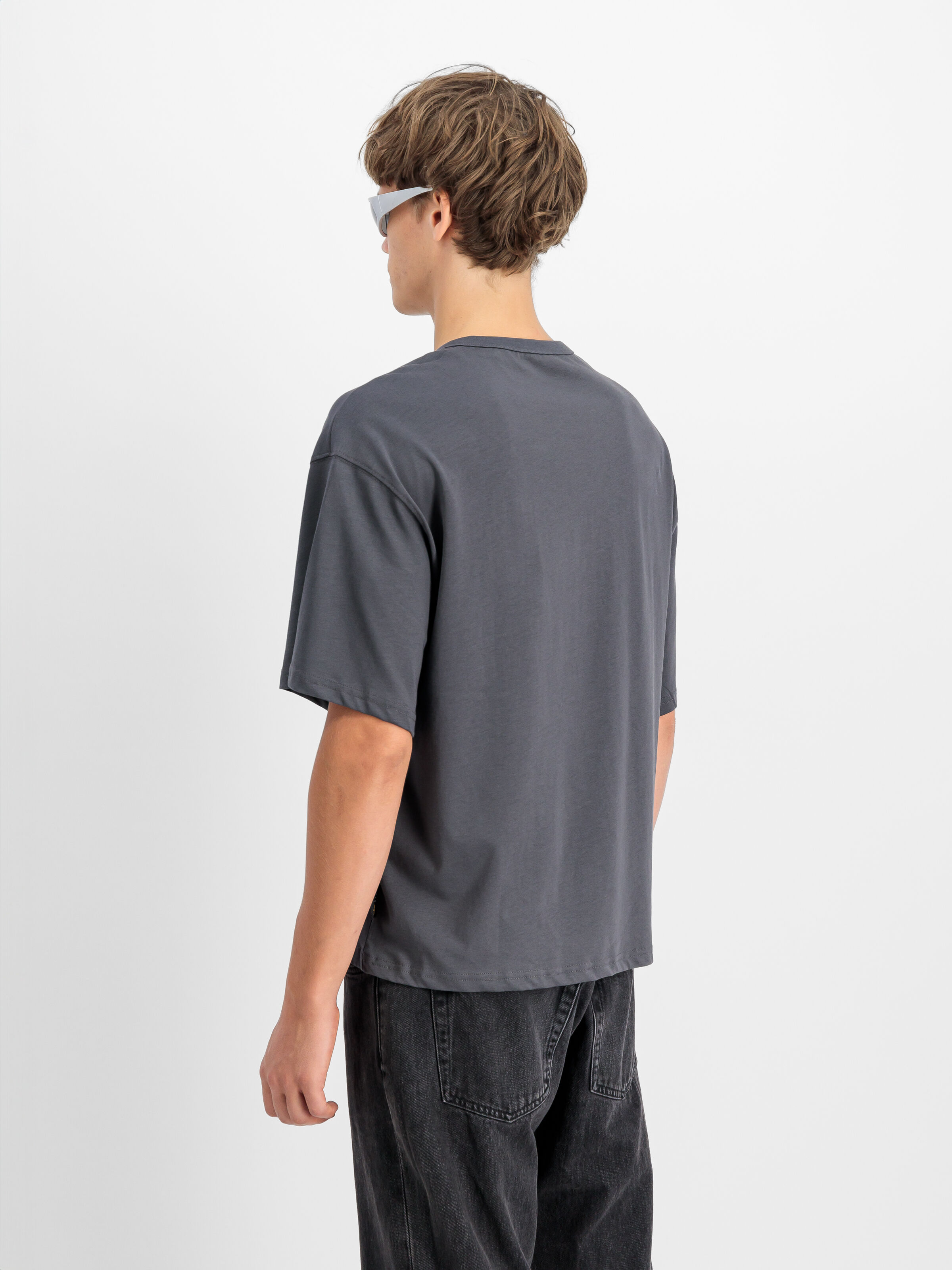 Smoke Logo T-Shirt vintage grey 148508_684_2_model_00004_107327
