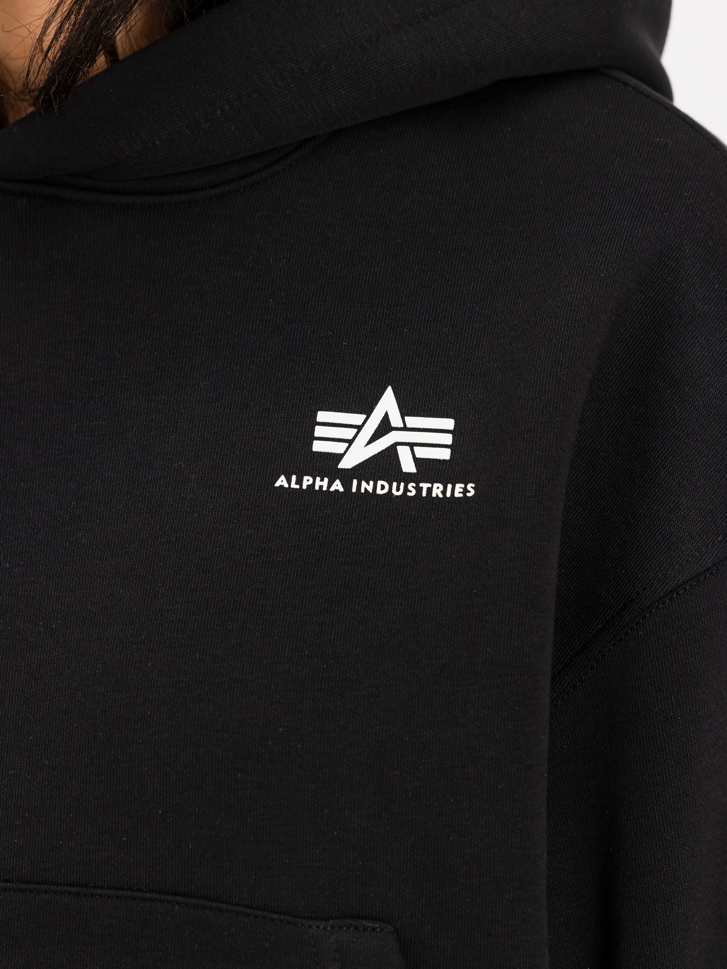 Basic Small Logo Hoodie Women black 258041_03_3_detail_00001_165942