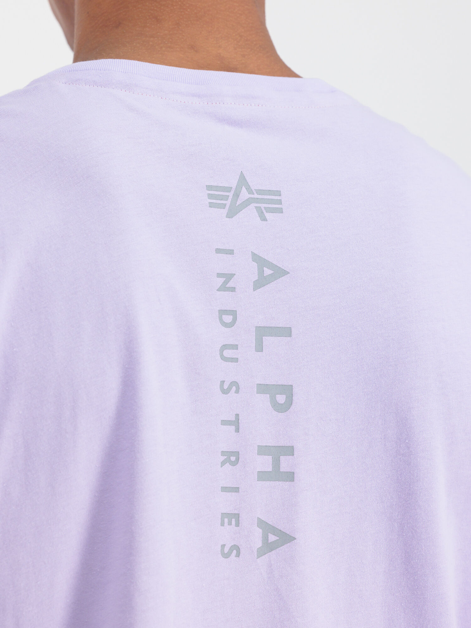 Embroidery T-Shirt Unisex pale violet 118536_664_alpha_industries_unisex_emb_t_shirt_005_124078